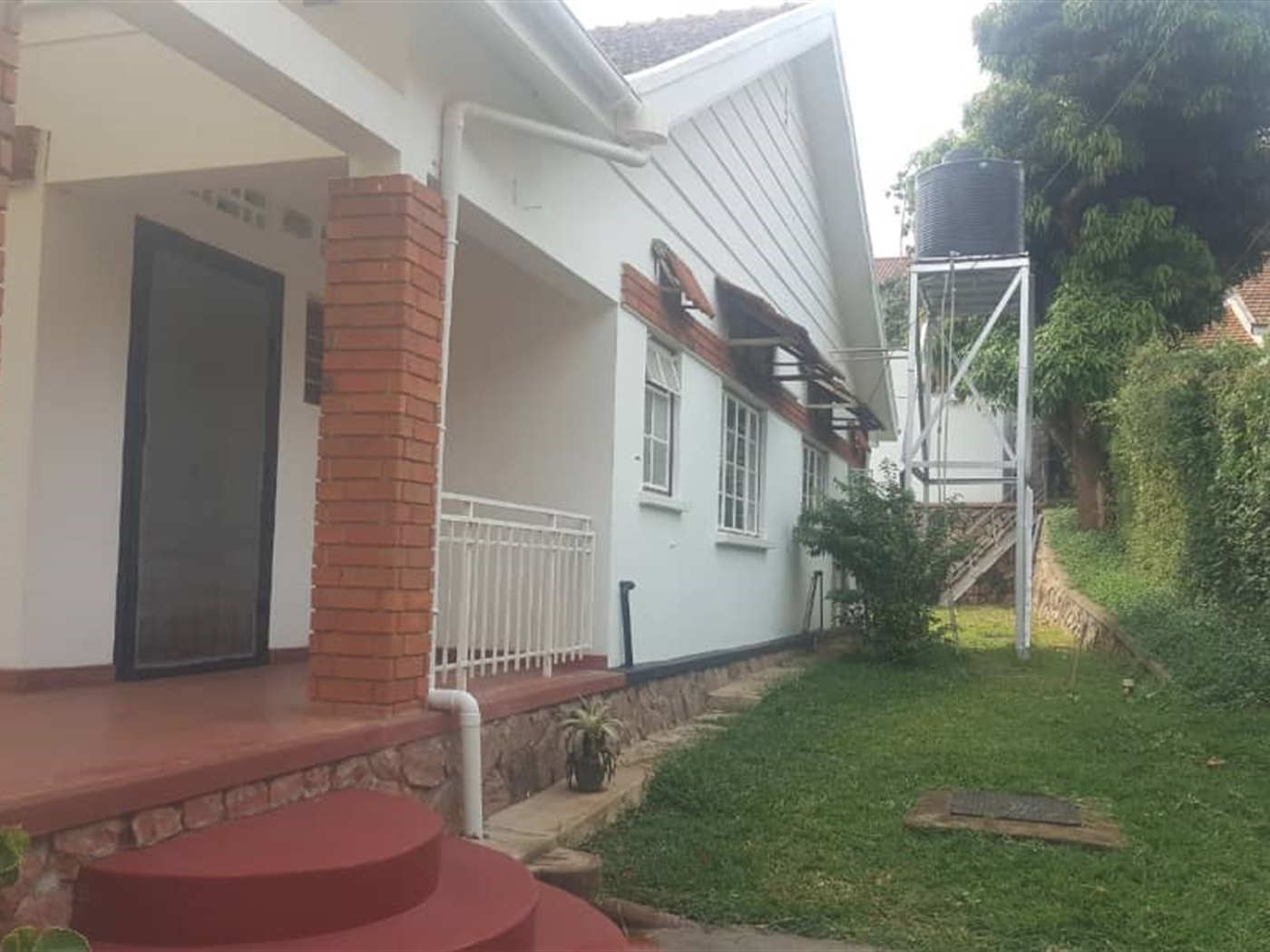 Bungalow for rent in Munyonyo Kampala