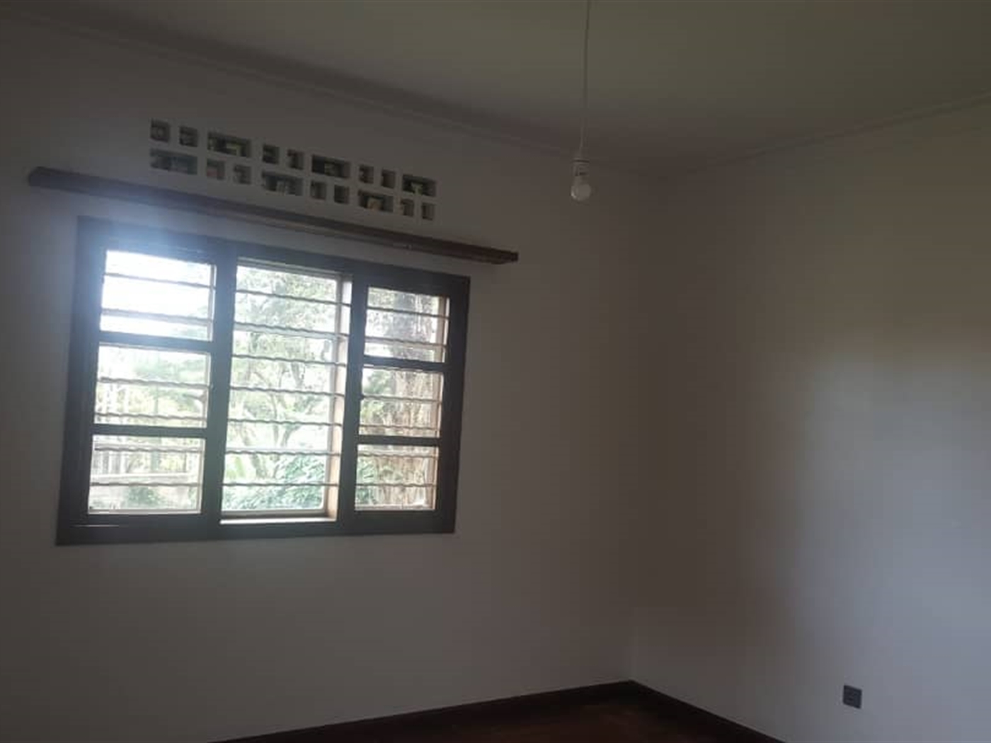 Bungalow for rent in Munyonyo Kampala