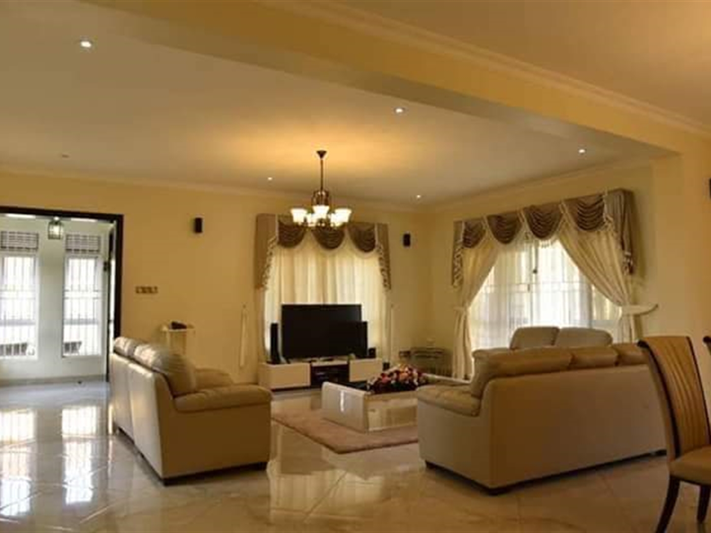 Mansion for sale in Munyonyo Kampala