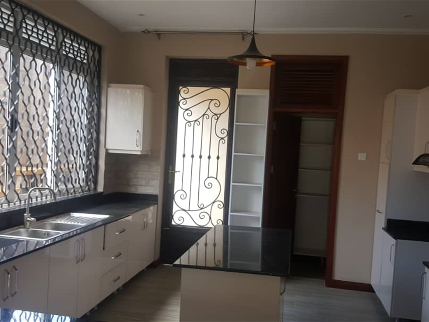 Mansion for rent in Muyenga Kampala