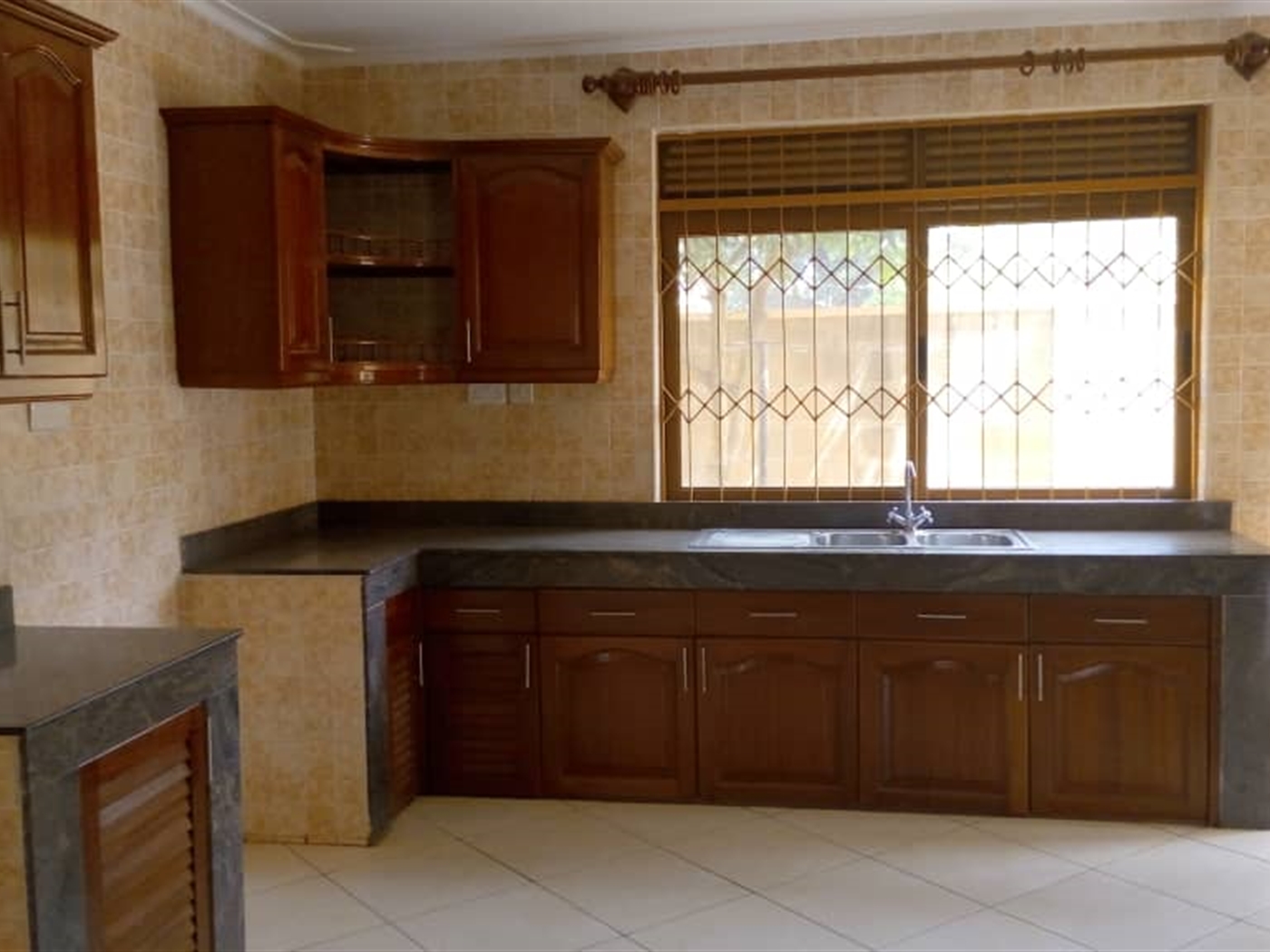 Mansion for sale in Bbunga Kampala