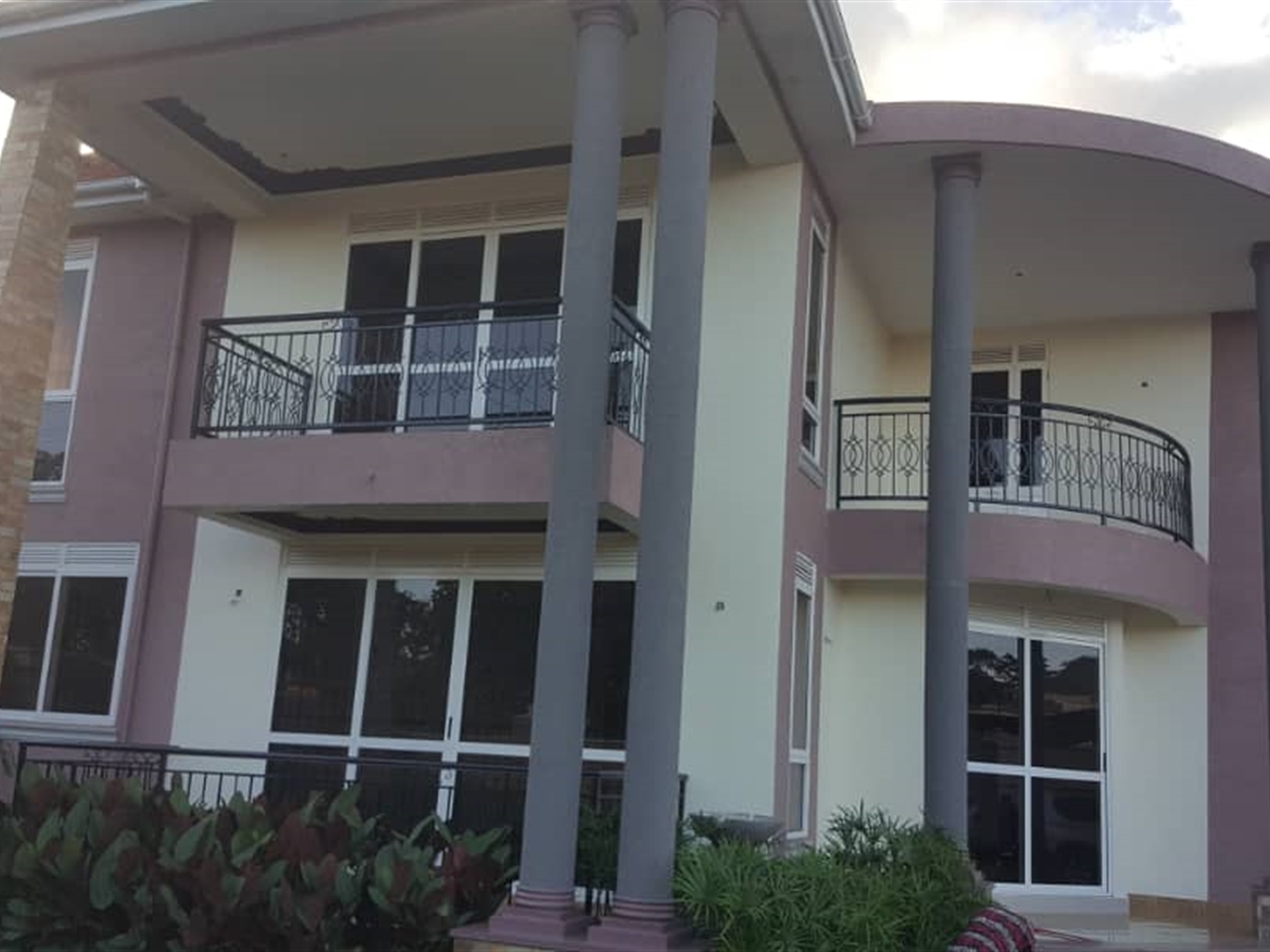 Mansion for sale in Munyonyo Kampala