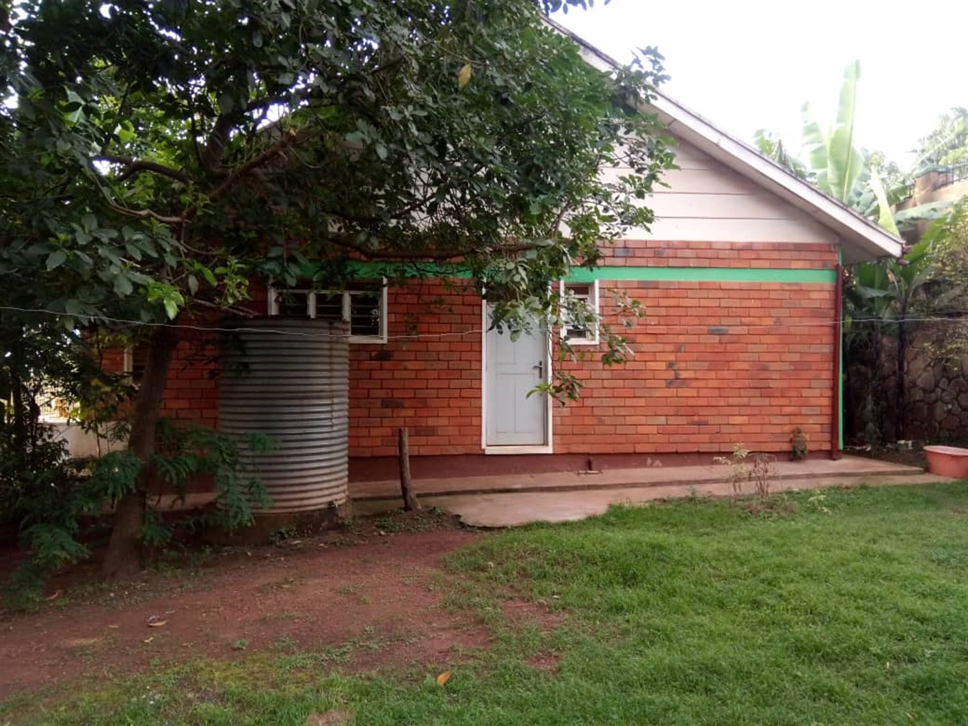 Bungalow for sale in Kanyanya Kampala