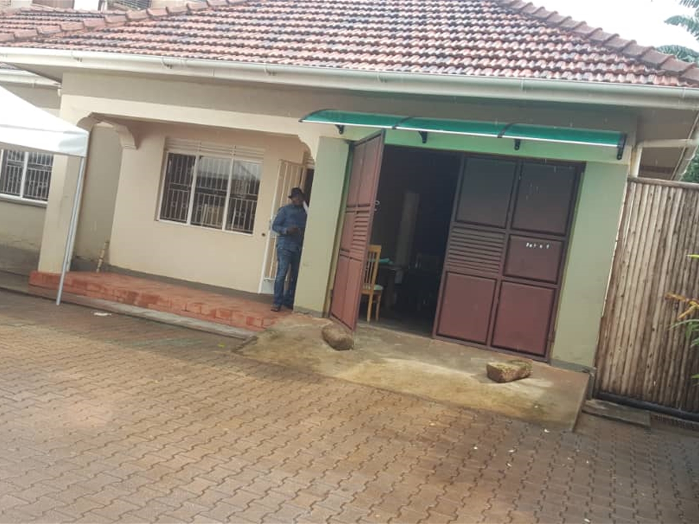 Bungalow for sale in Muyenga Kampala