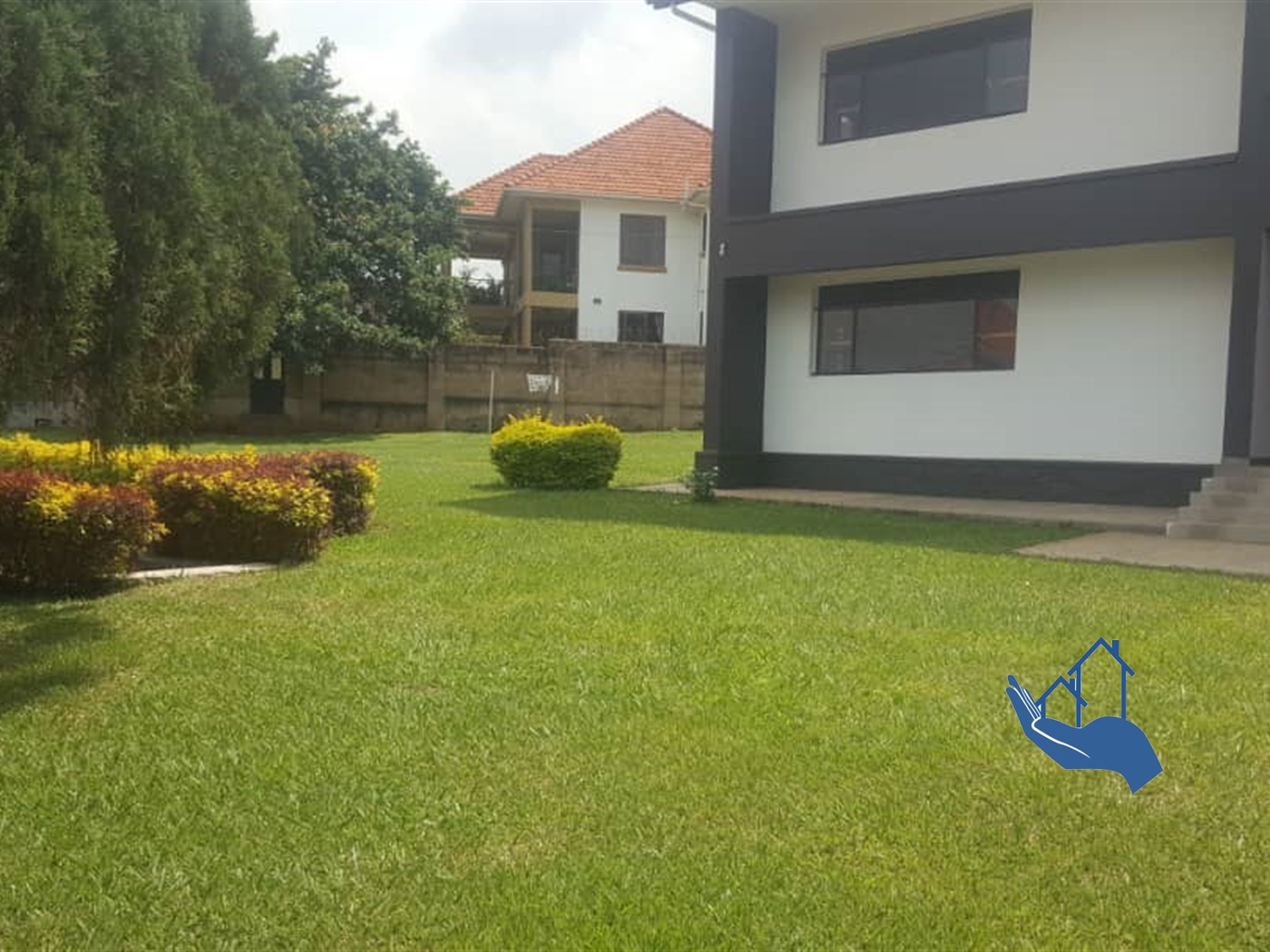 Mansion for rent in Kansanga Kampala