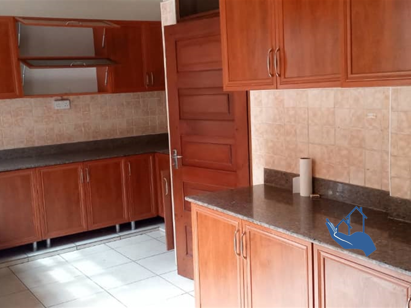 Bungalow for rent in Kansanga Kampala