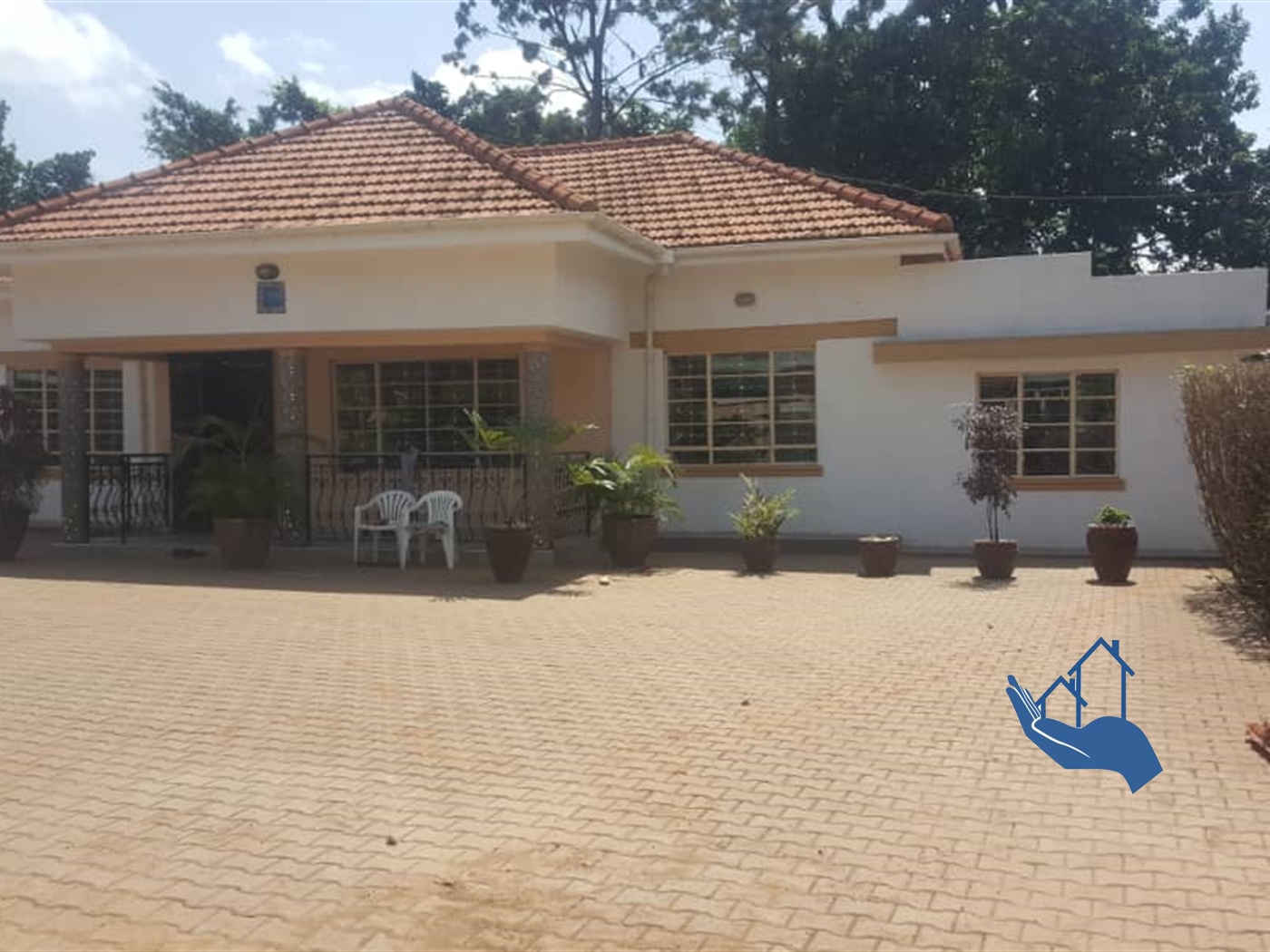 Bungalow for rent in Muyenga Kampala