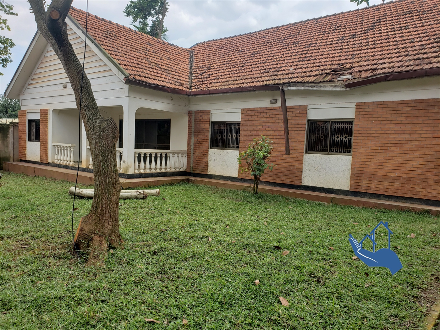 Bungalow for sale in Bugoloobi Kampala