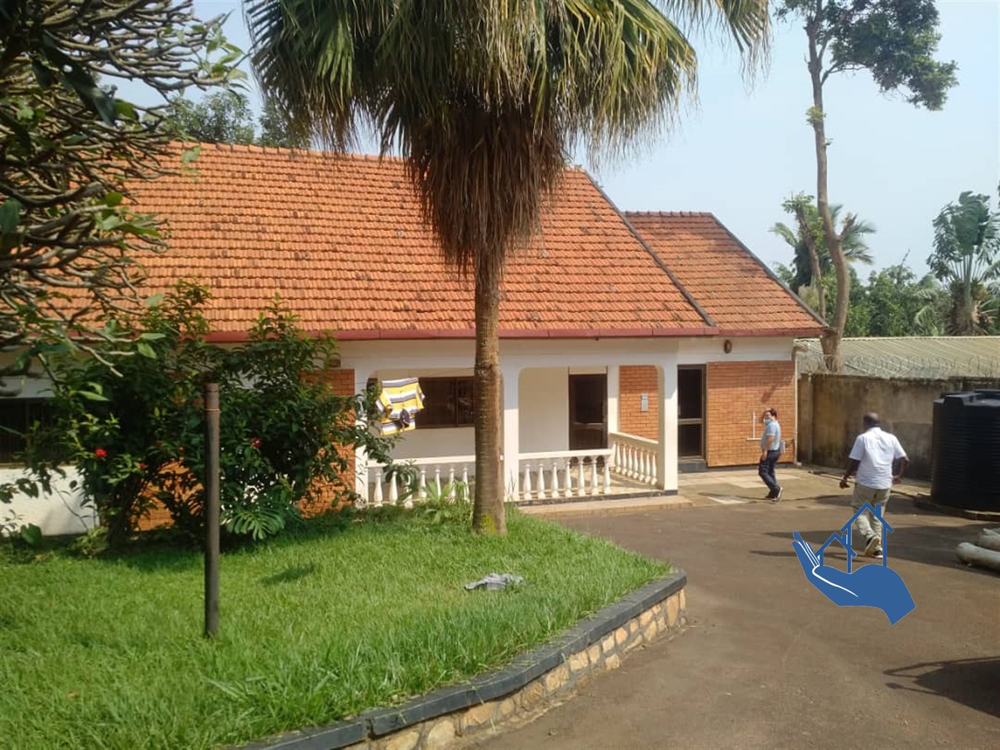 Bungalow for sale in Bugoloobi Kampala