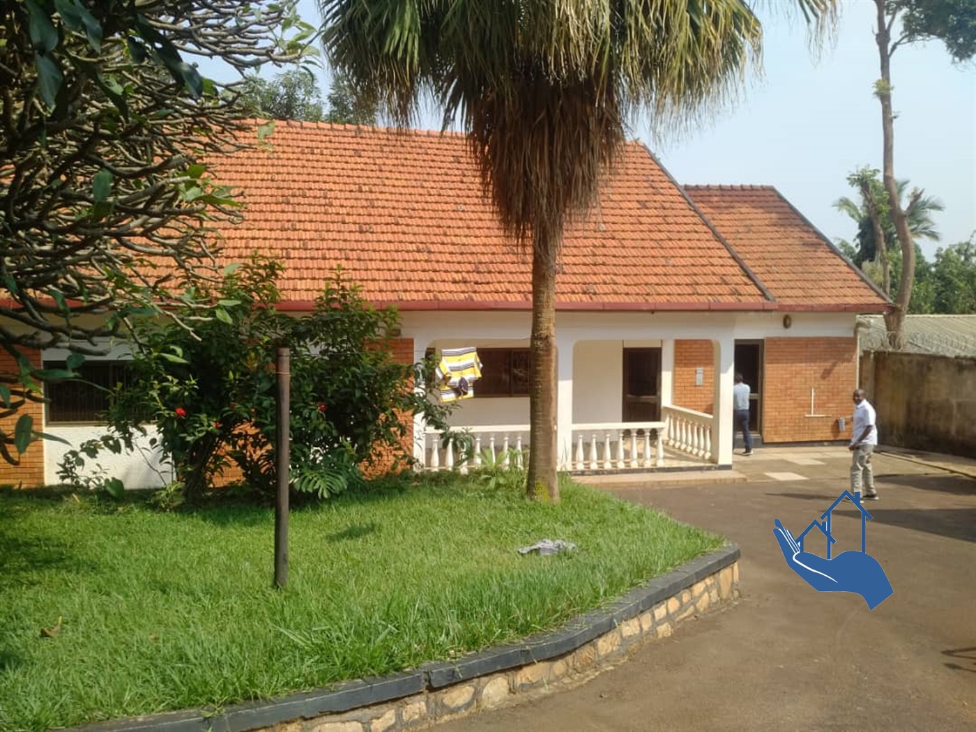 Bungalow for sale in Bugoloobi Kampala