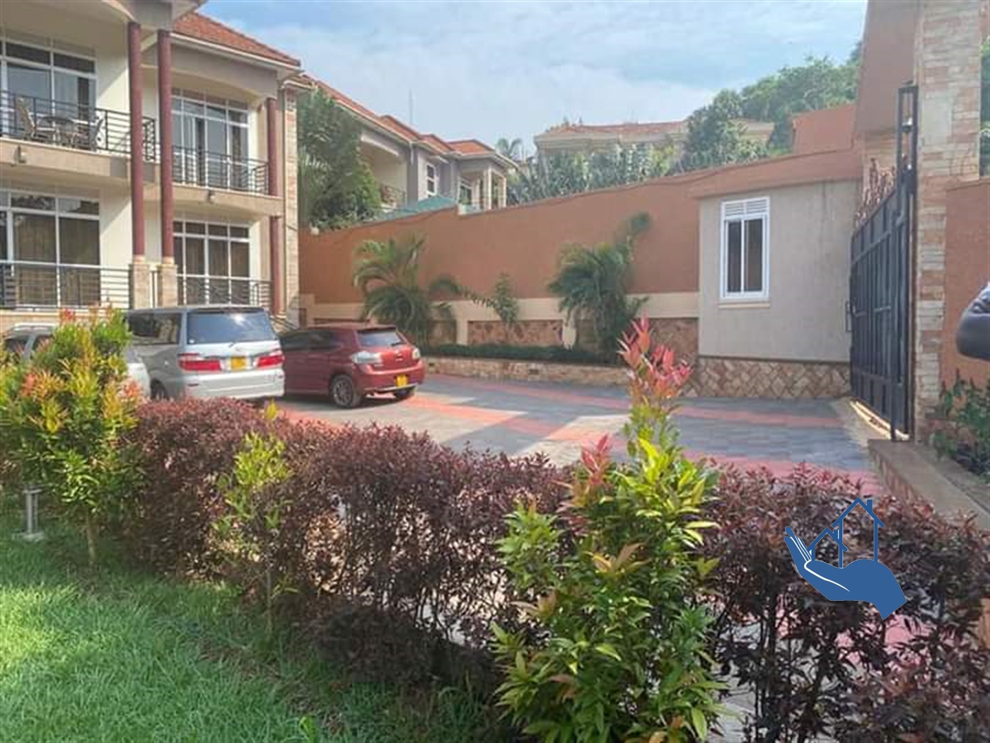 Storeyed house for sale in Munyonyo Kampala