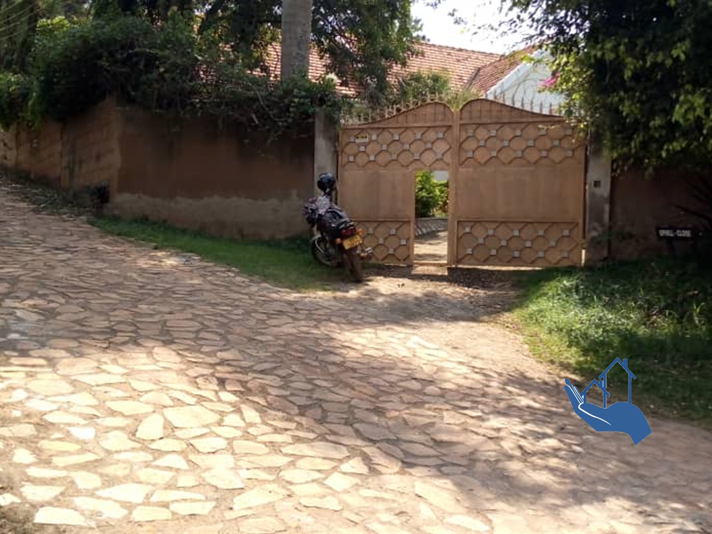 Bungalow for rent in Kansanga Kampala