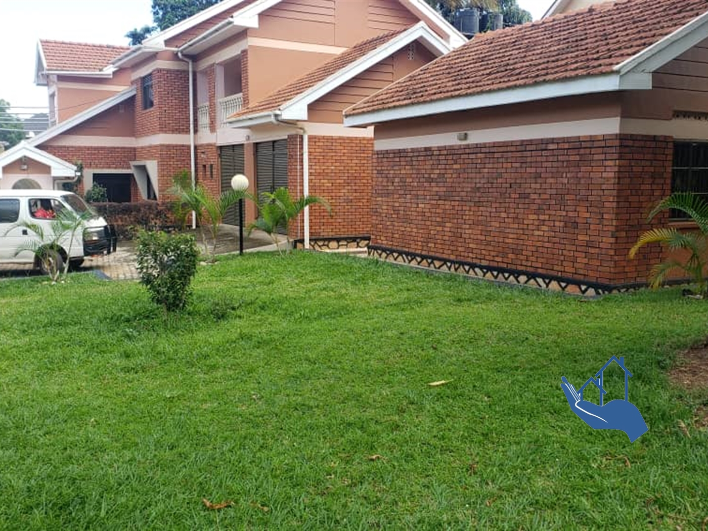 Storeyed house for rent in Muyenga Kampala