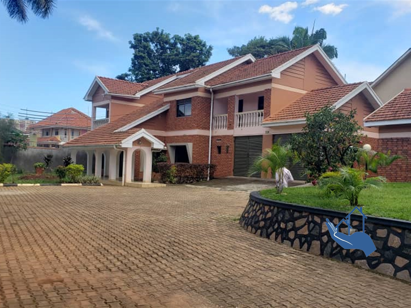 Storeyed house for rent in Muyenga Kampala