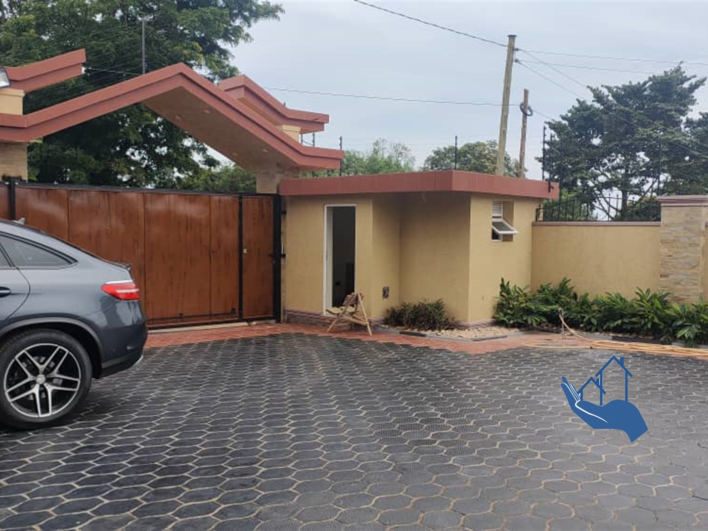 Mansion for sale in Munyonyo Kampala