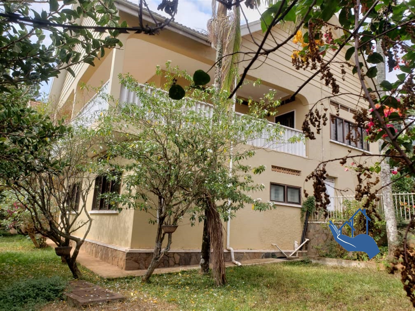 Mansion for rent in Muyenga Kampala