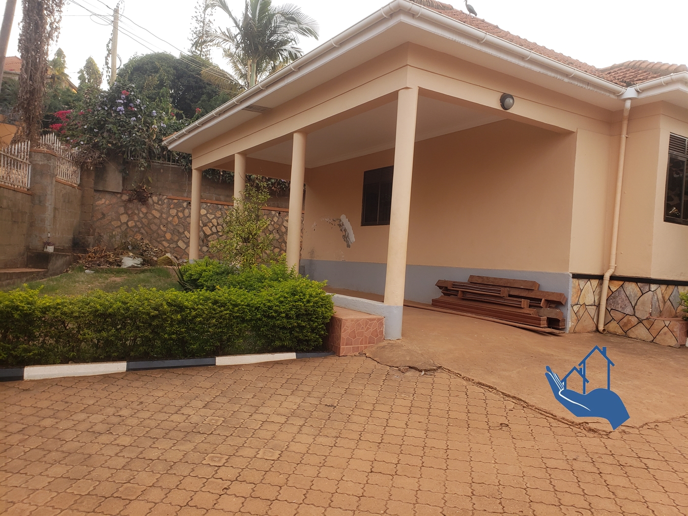 Bungalow for rent in Buziga Kampala