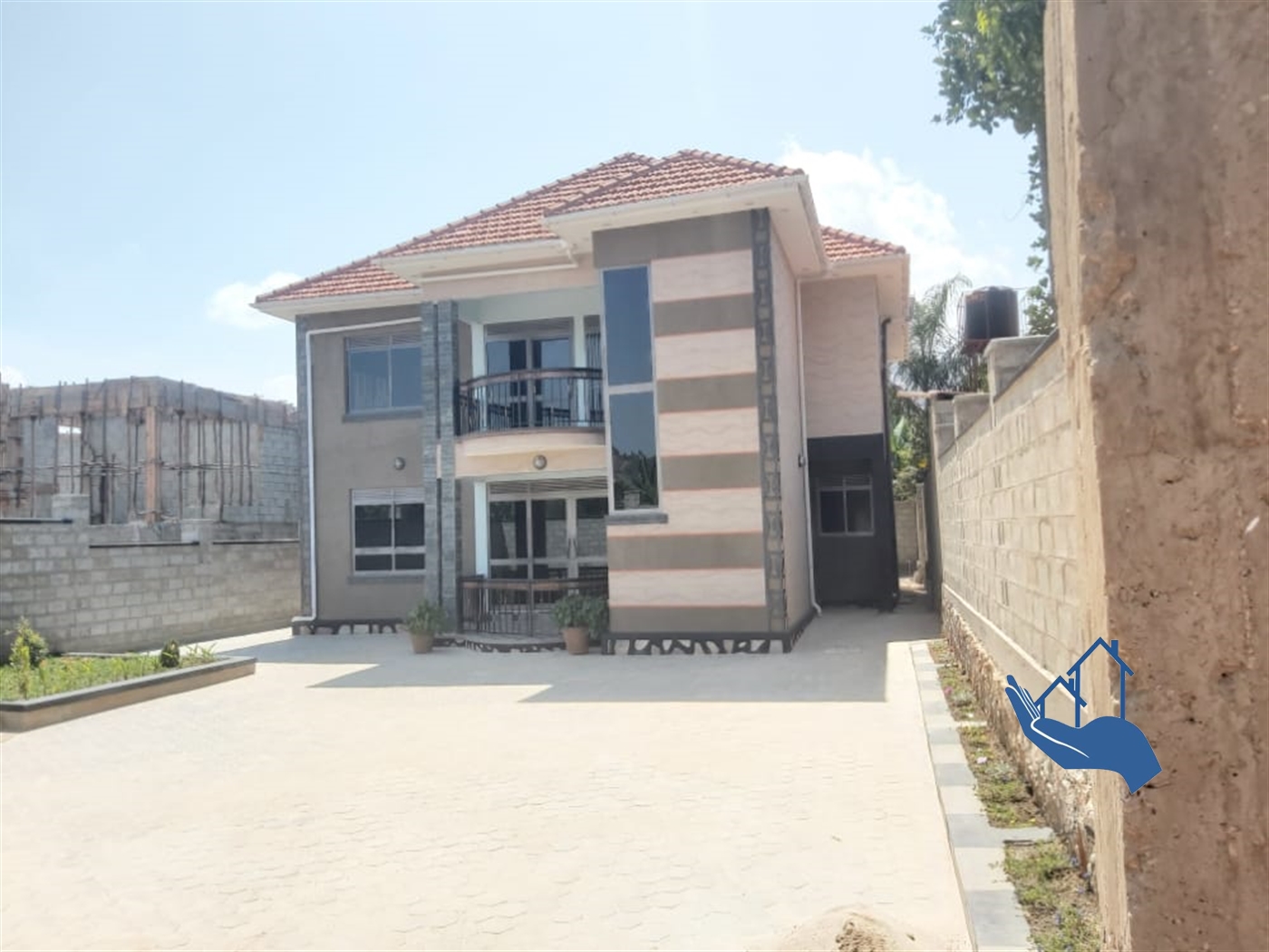 Mansion for sale in Kitende Wakiso