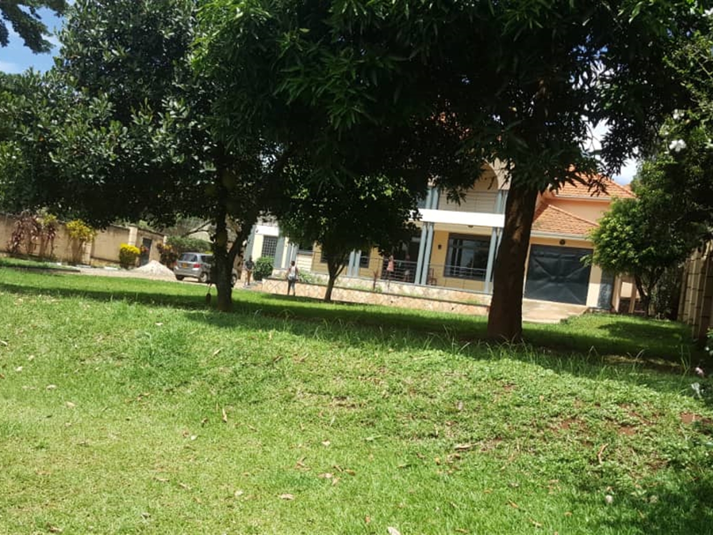 Mansion for rent in Muyenga Kampala