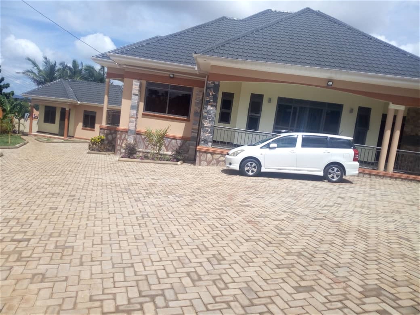 Bungalow for sale in Kitende Wakiso