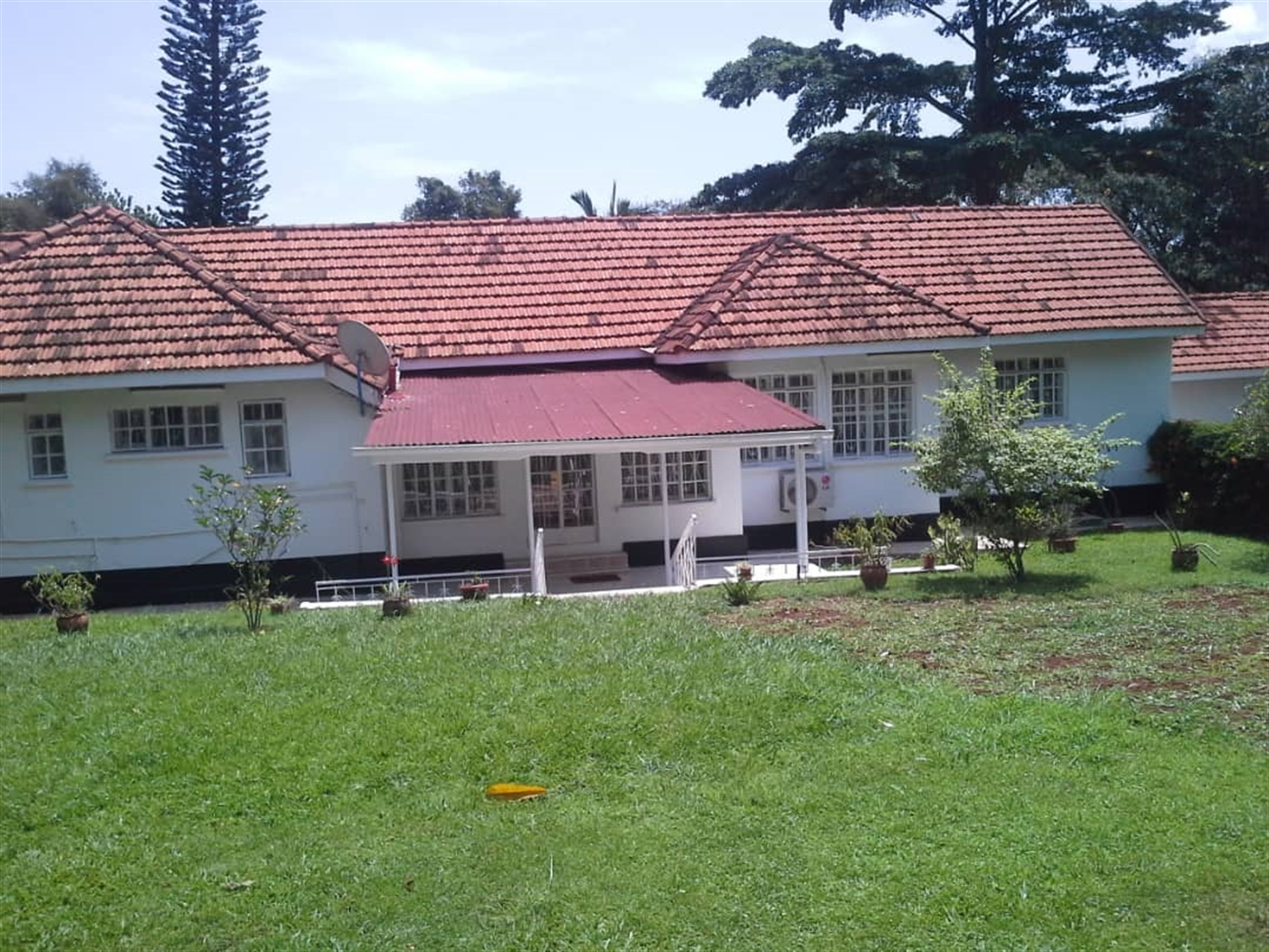 Bungalow for rent in Muyenga Kampala