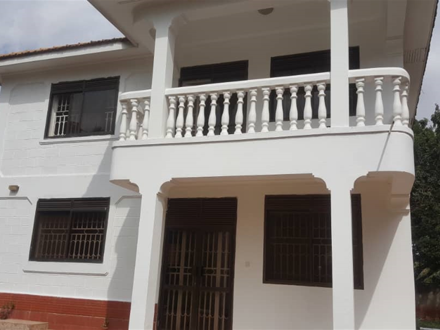 Mansion for rent in Muyenga Kampala