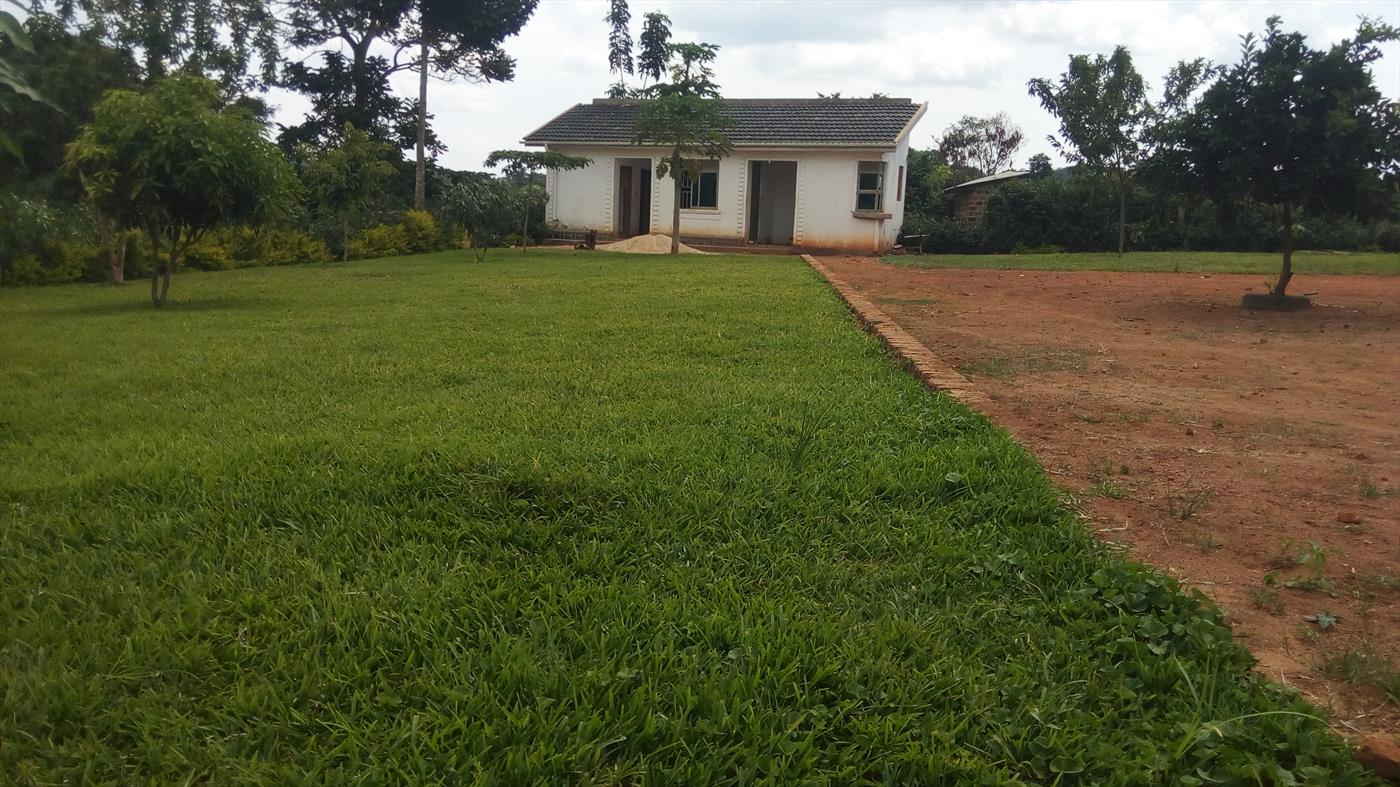 Mansion for sale in Gayaza Wakiso