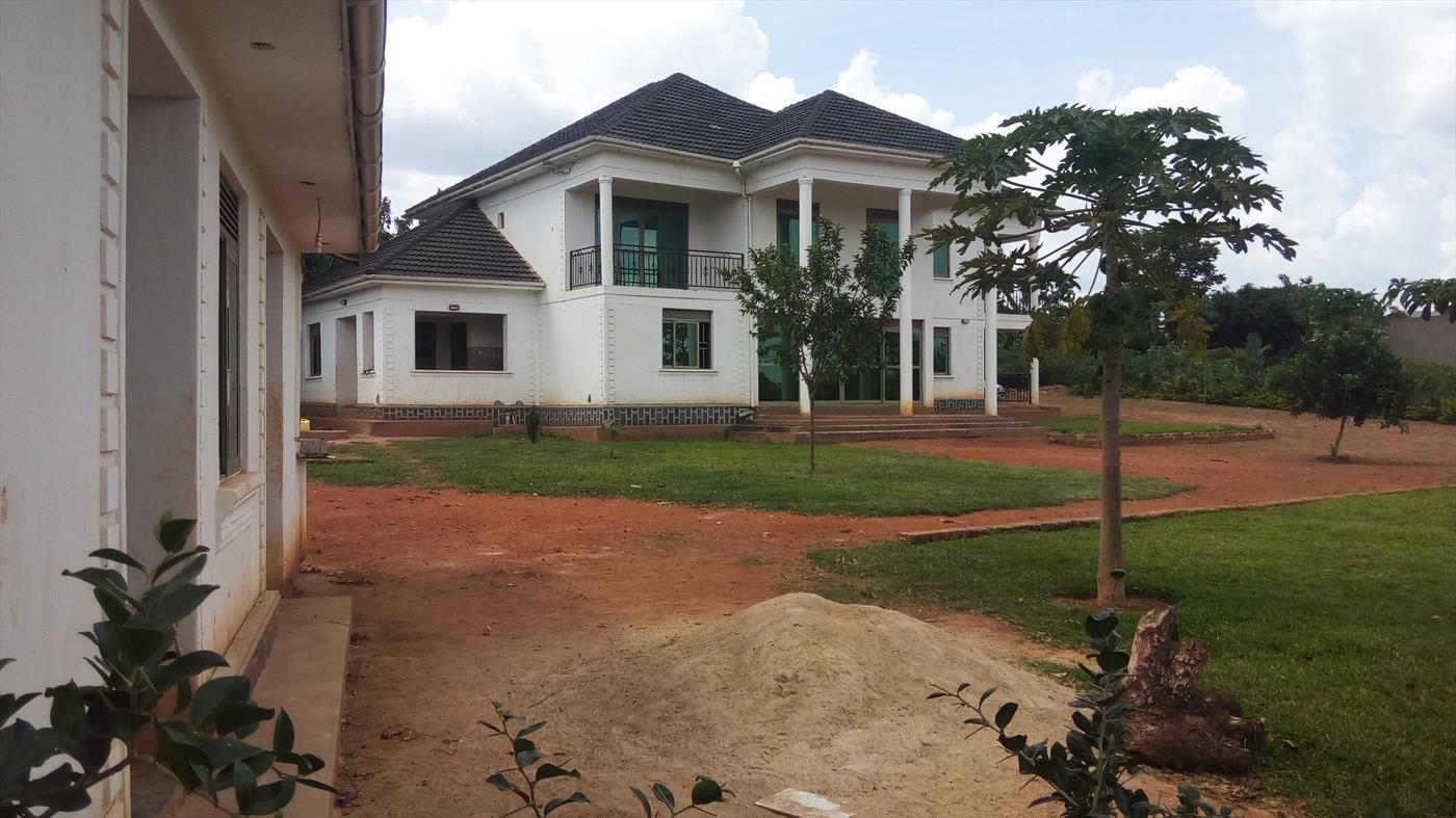 Mansion for sale in Gayaza Wakiso