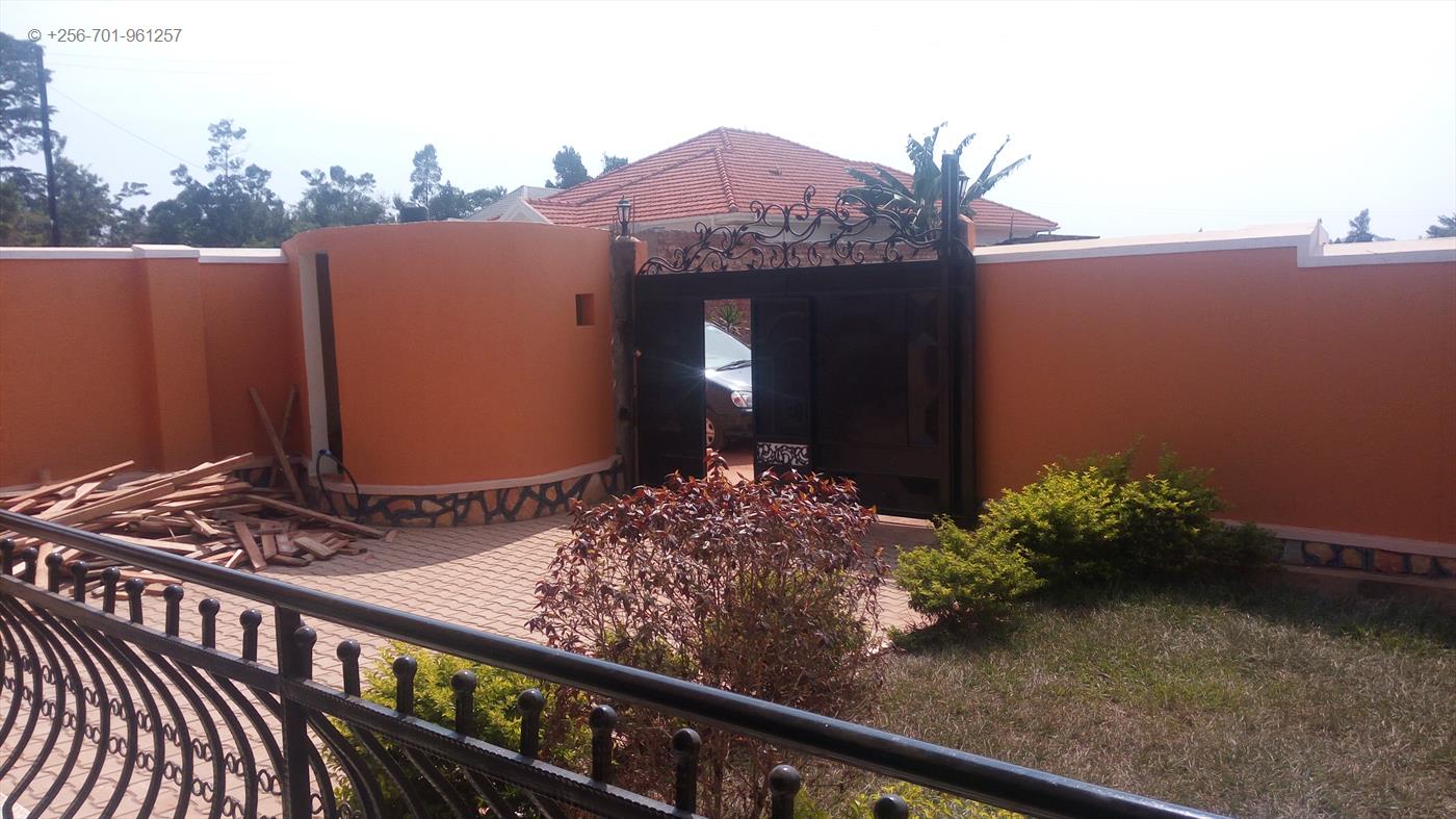 Bungalow for sale in Gayaza Wakiso