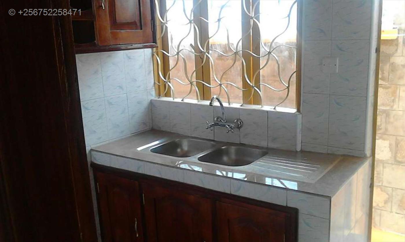 Semi Detached for rent in Bweyogerere Wakiso