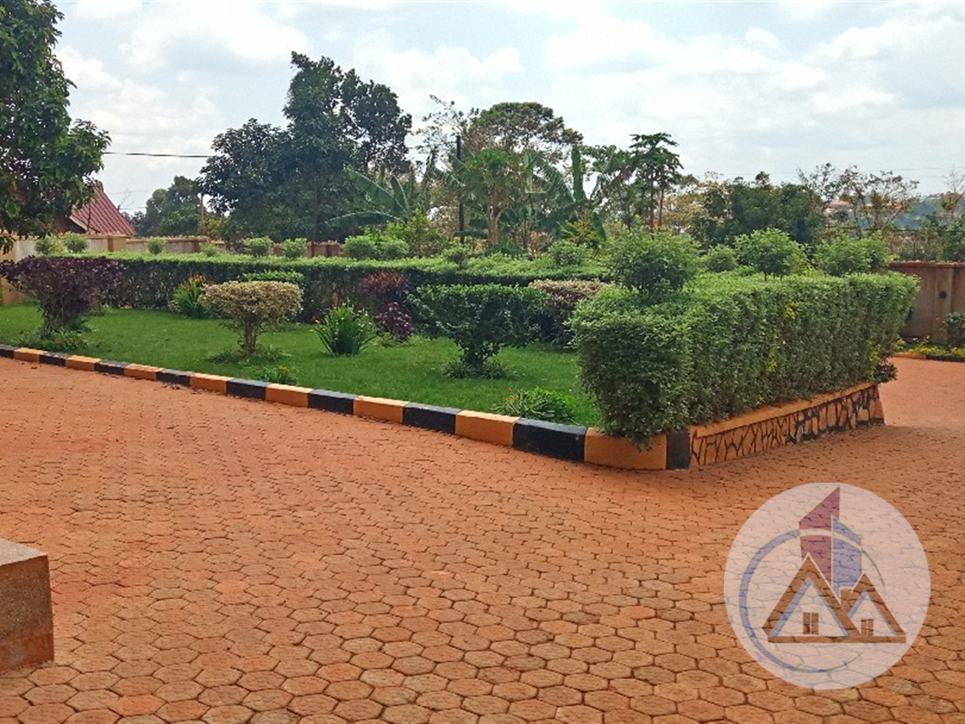 Mansion for rent in Seeta Mukono