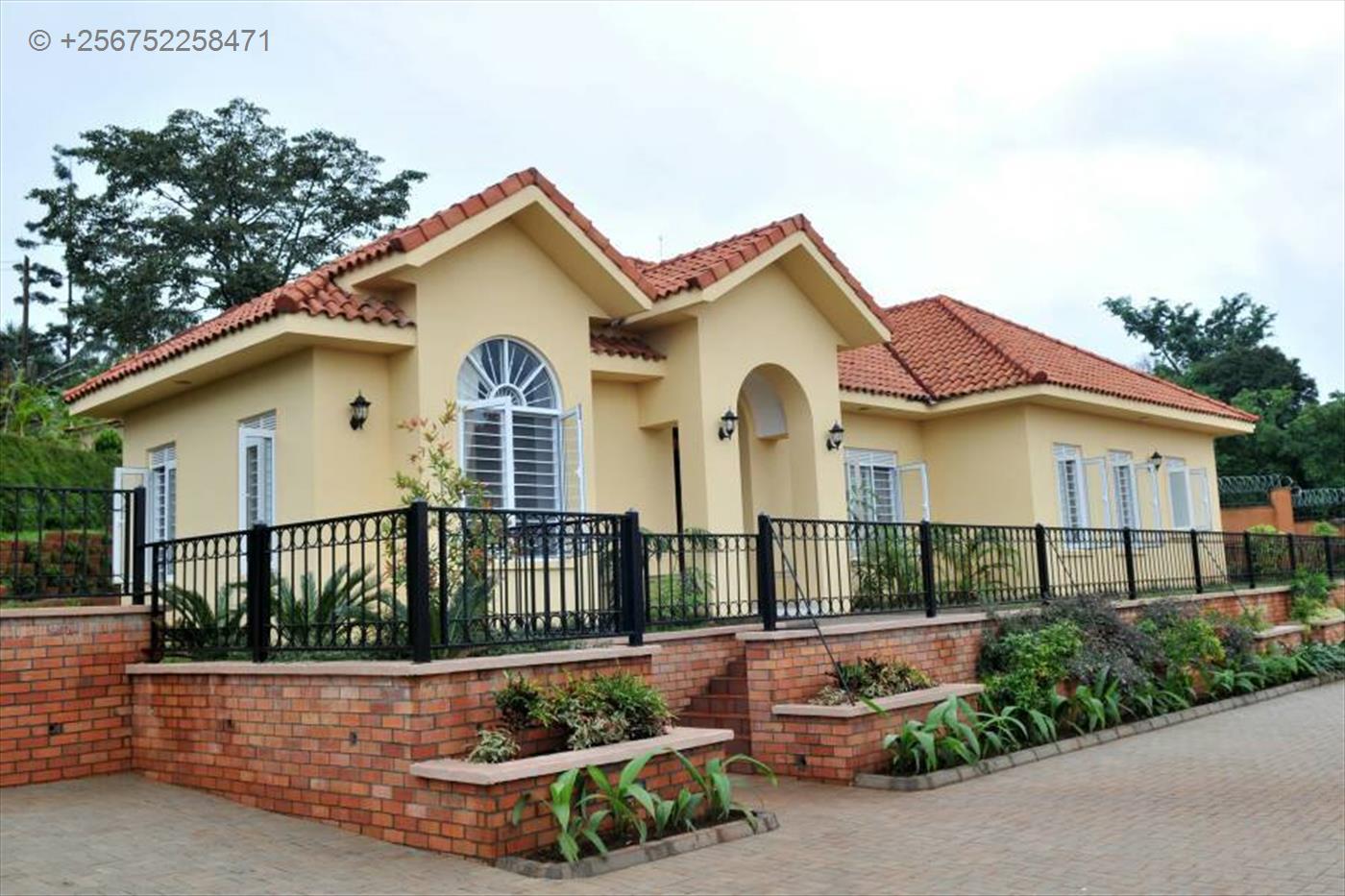 Villa for rent in Bwebajja Kampala