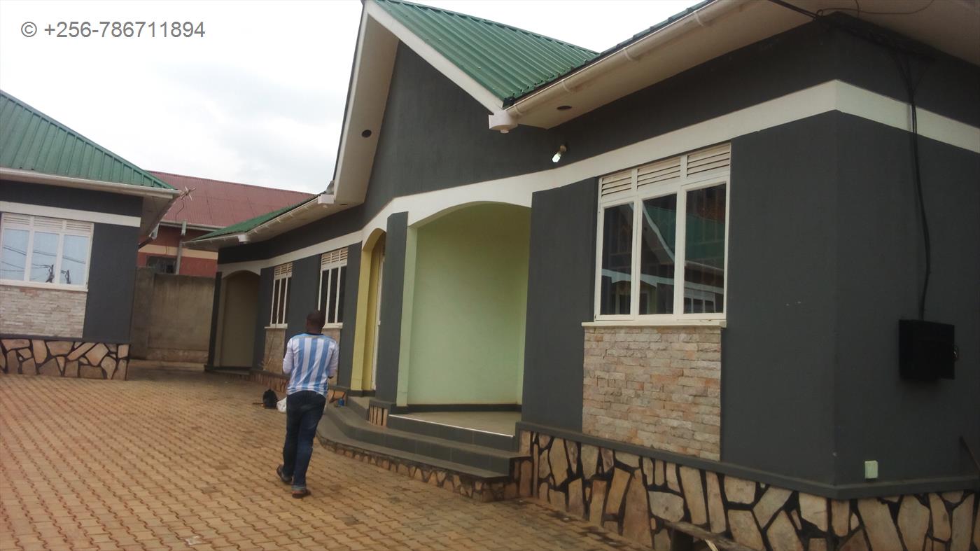 Semi Detached for rent in Bweyogerere Wakiso