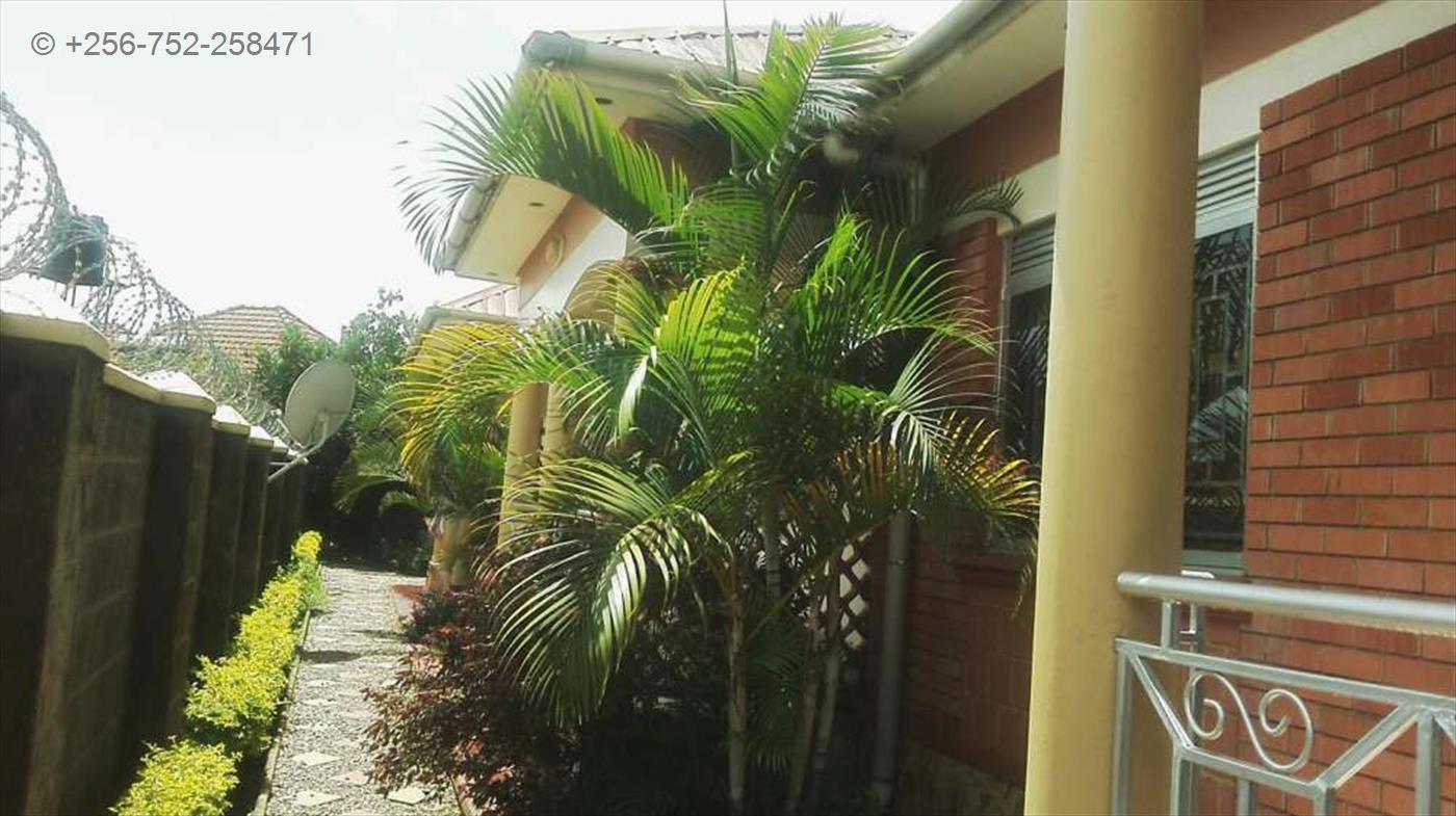 Semi Detached for rent in Bweyogerere Wakiso