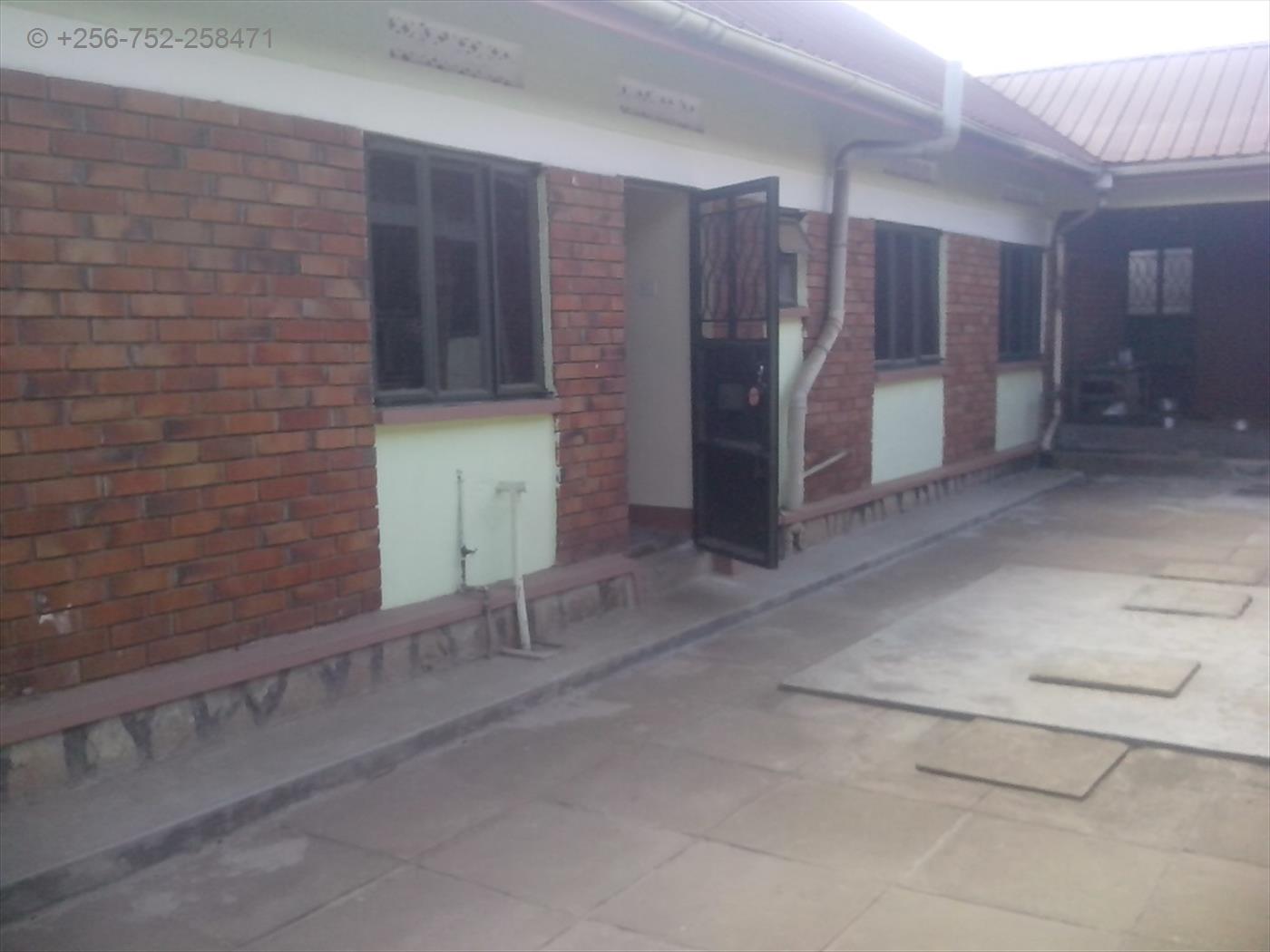 Bungalow for rent in Kiwaatule Kampala