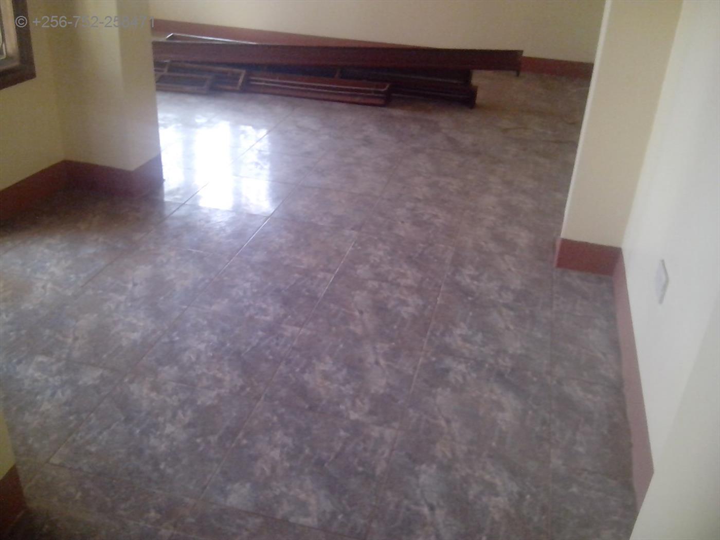 Bungalow for rent in Kiwaatule Kampala