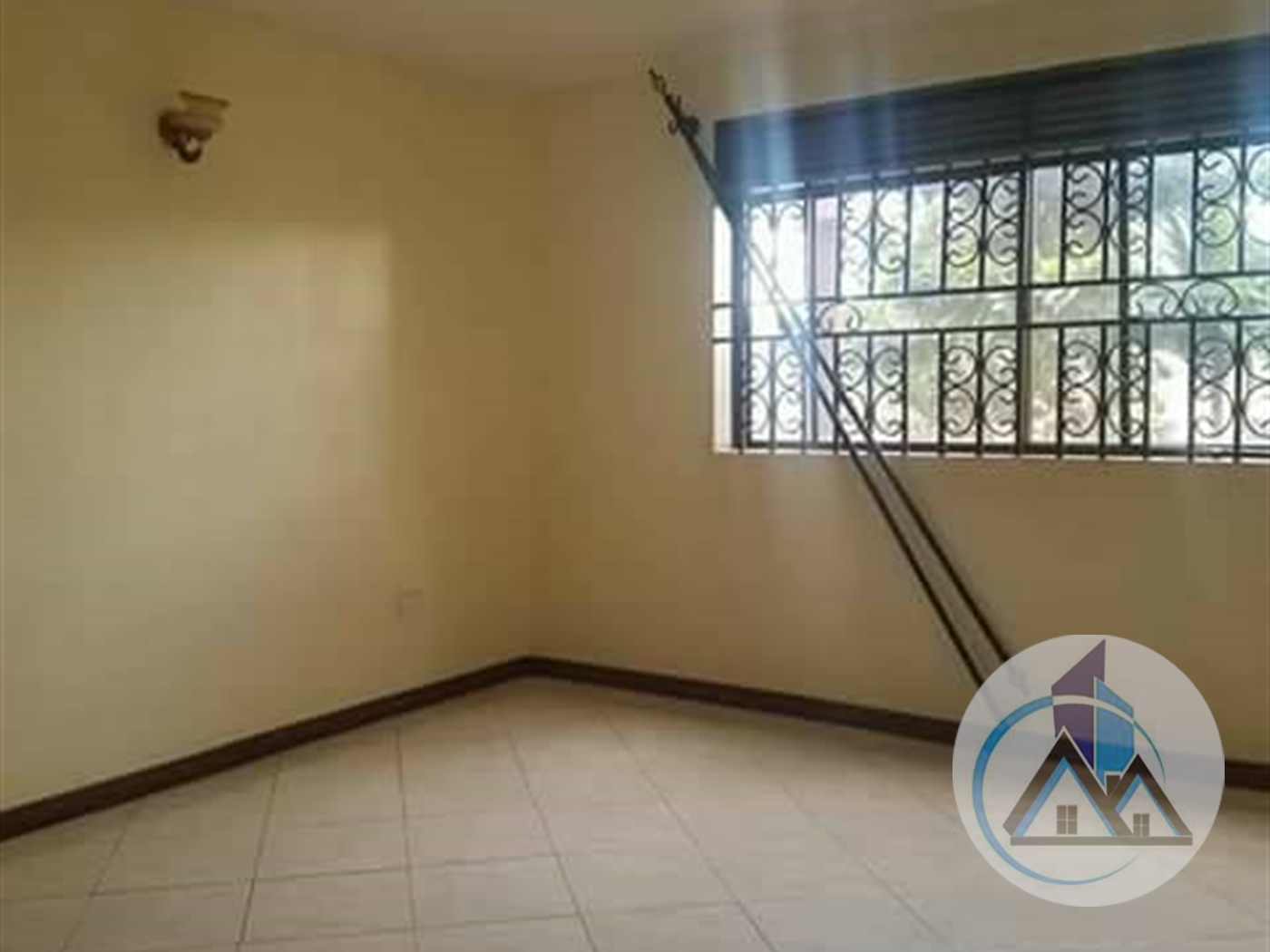 Mansion for sale in Kira Wakiso