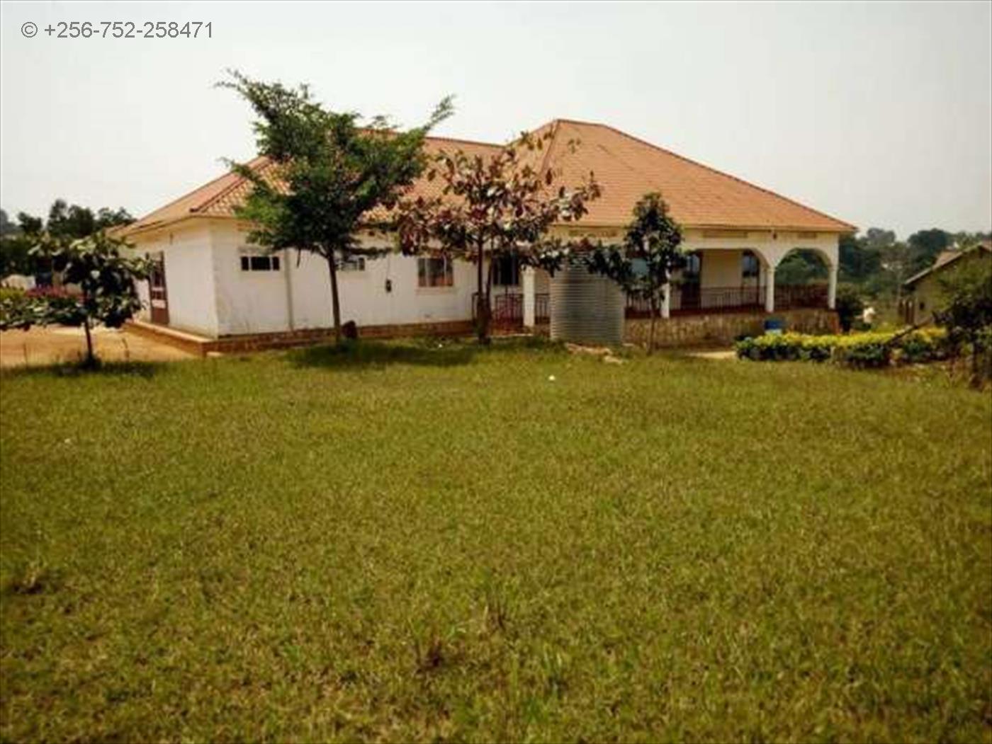 Mansion for sale in Gayaza Wakiso