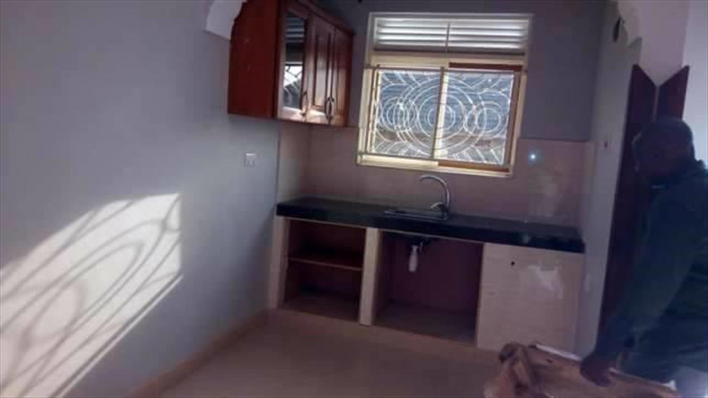 Semi Detached for rent in Kiwaatule Kampala