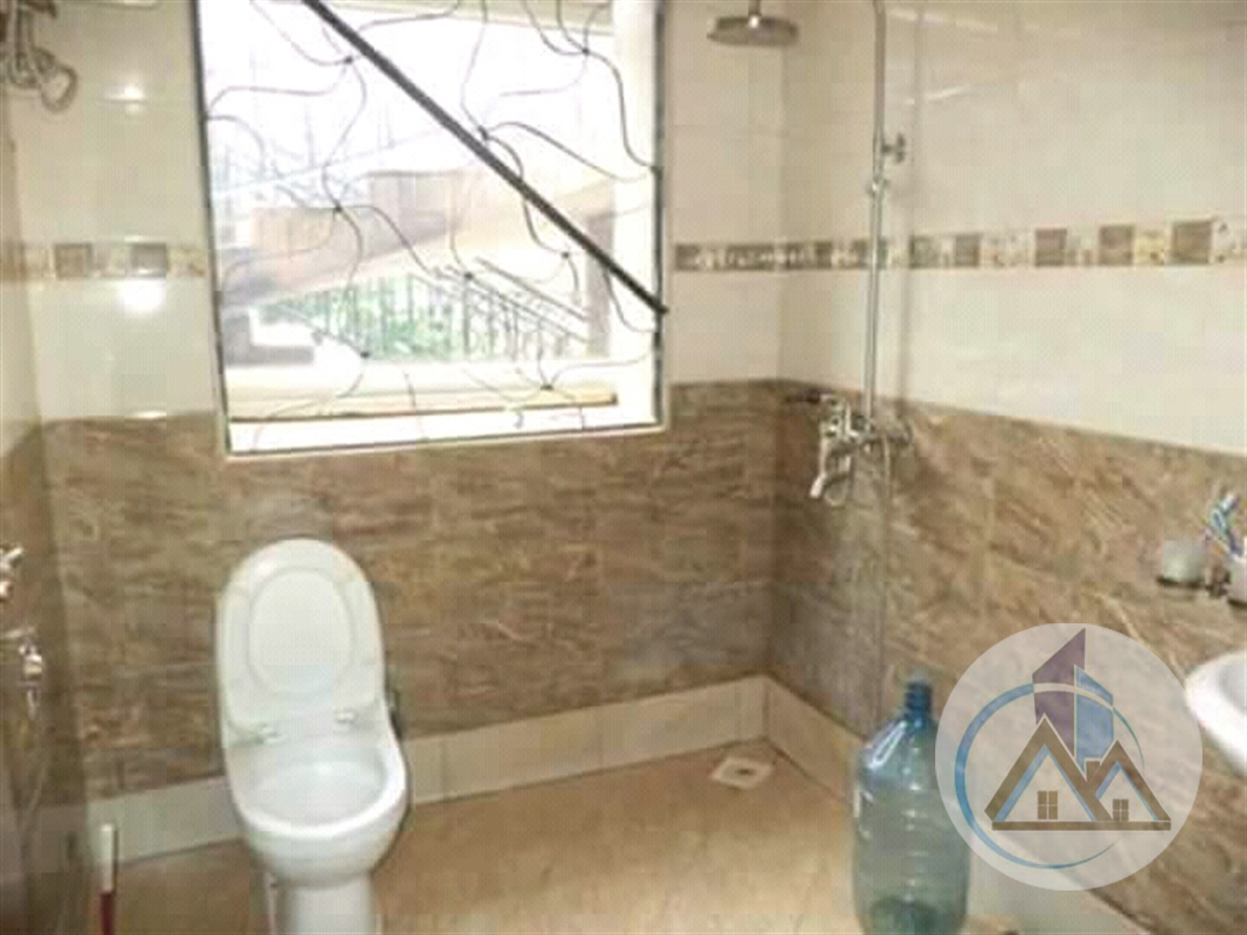 Duplex for rent in Kisaasi Kampala