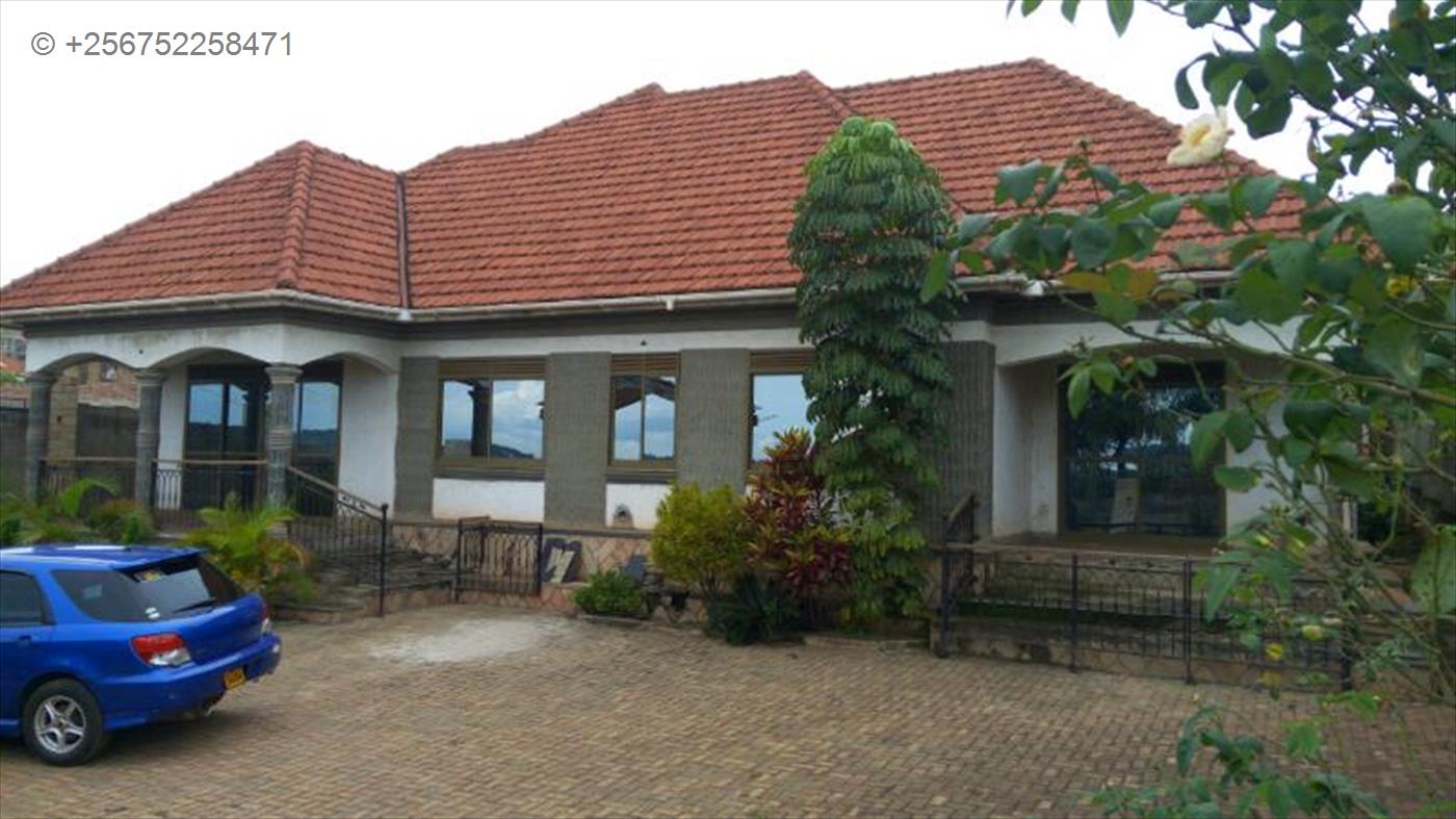 Bungalow for sale in Bwebajja Wakiso