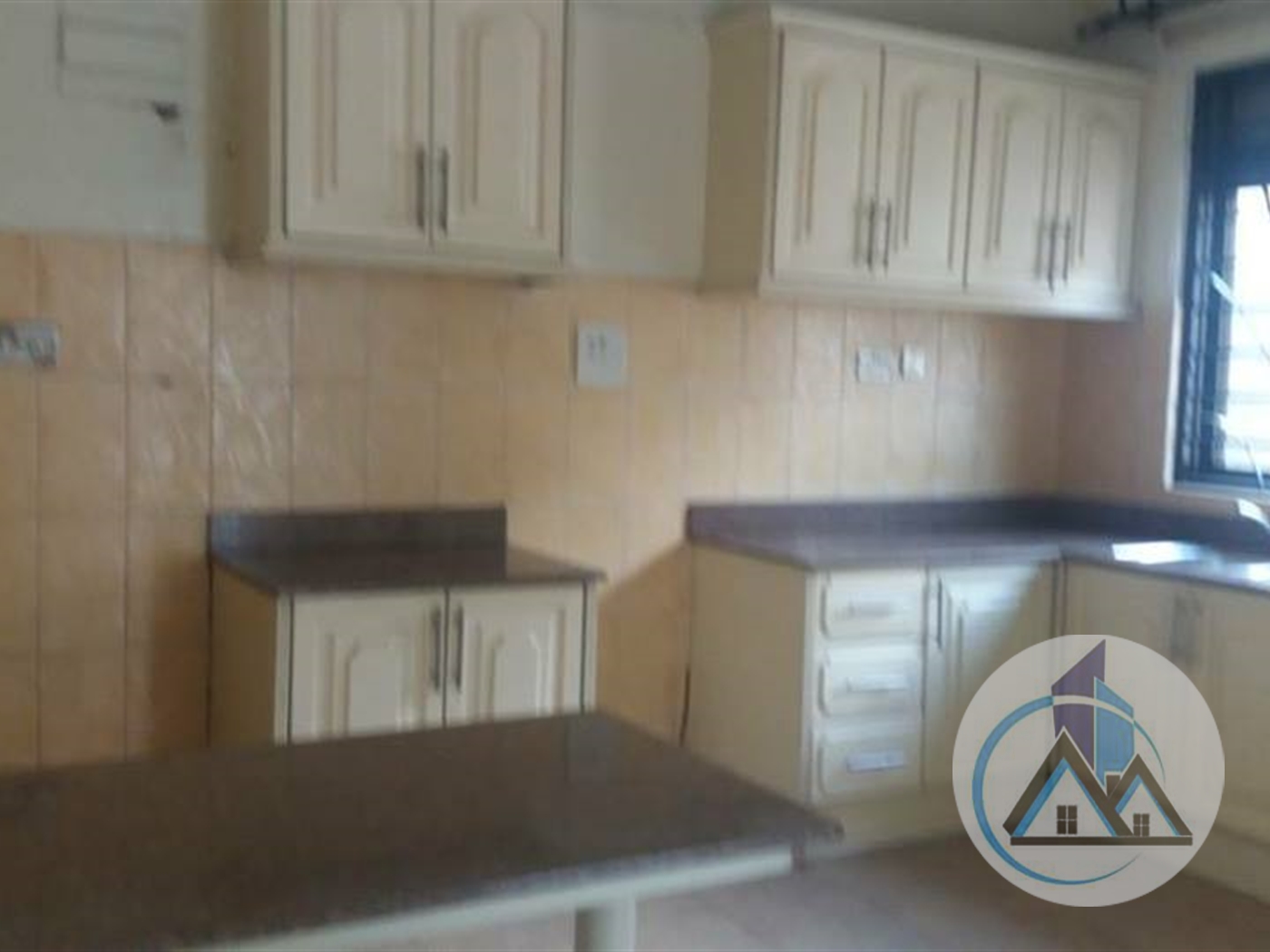 Duplex for rent in Kyanja Wakiso