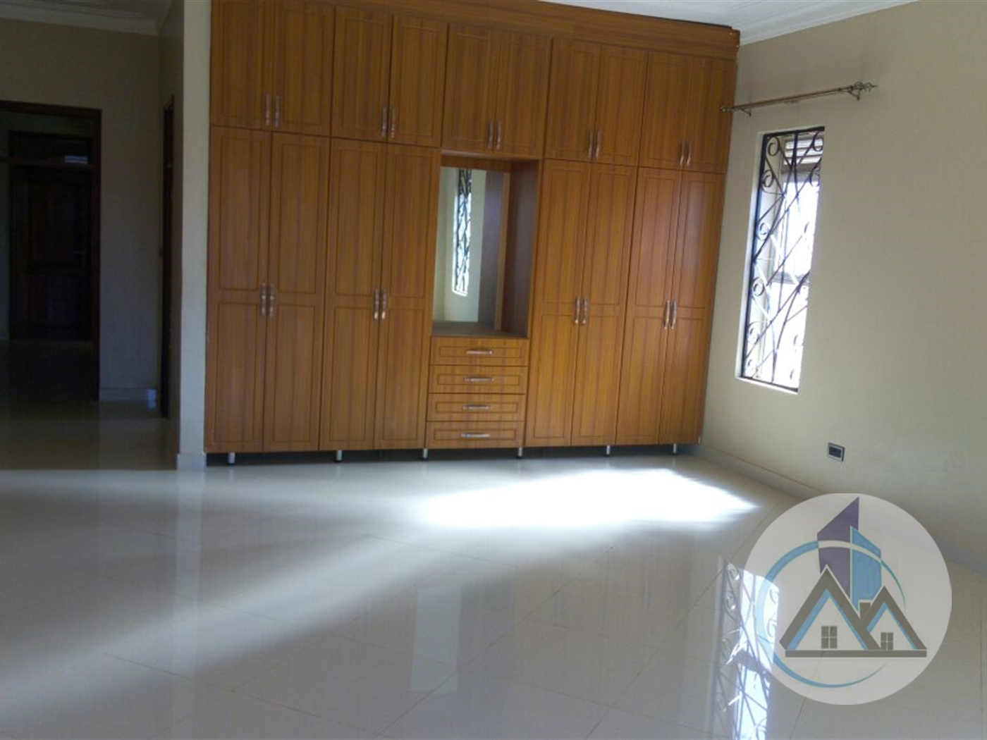 Bungalow for rent in Kira Wakiso