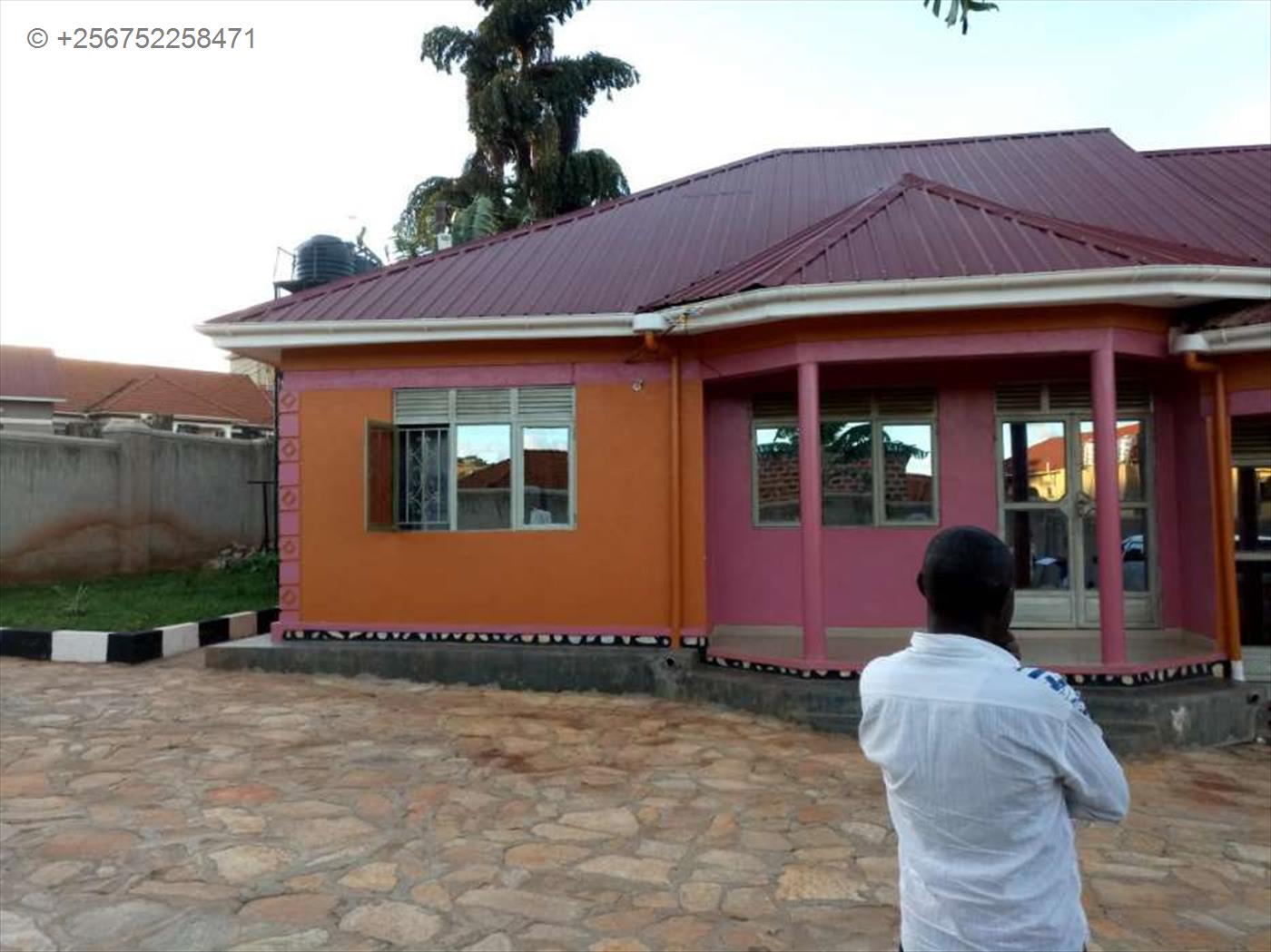 Semi Detached for rent in Kiwaatule Kampala