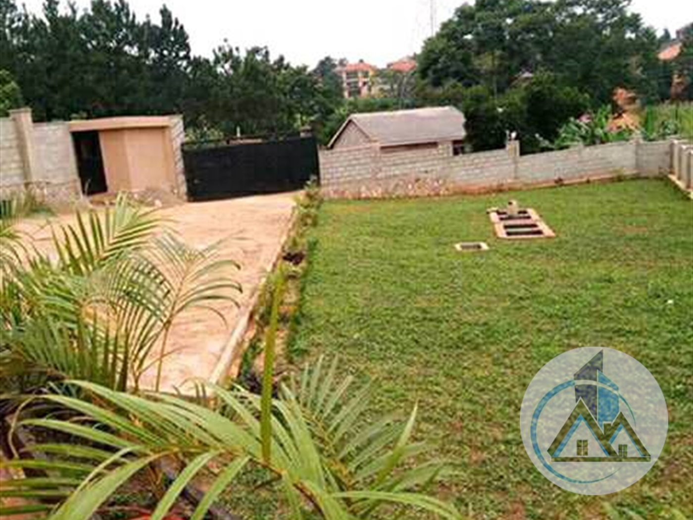 Mansion for sale in Kira Wakiso