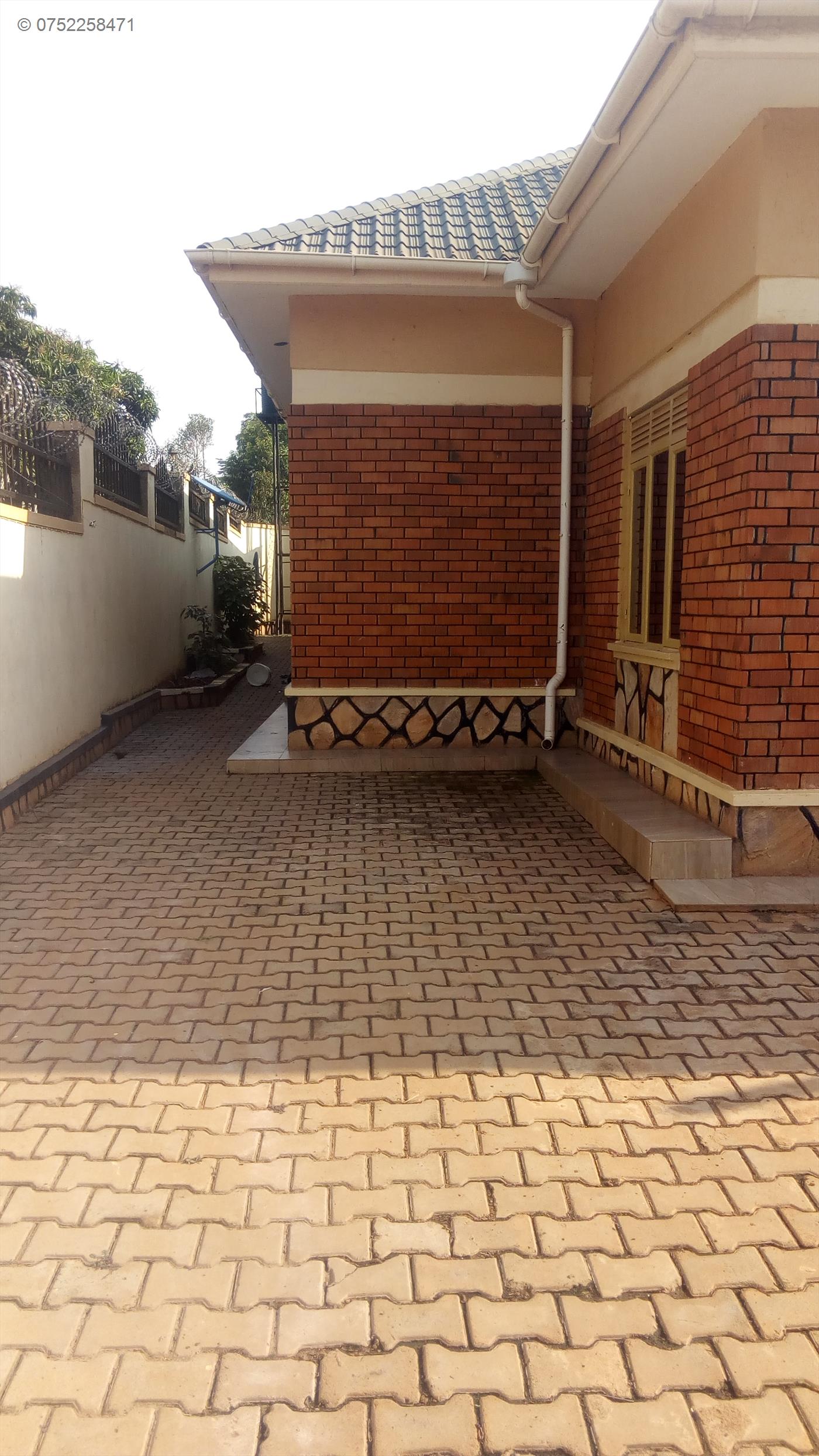 Bungalow for rent in Naalya Kampala