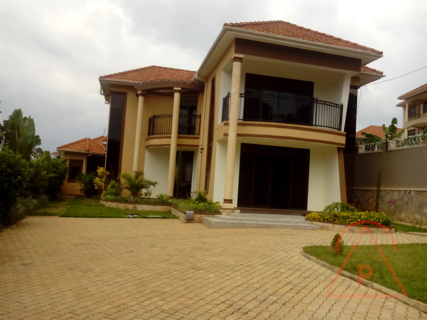 Town House for sale in Kisaasi Kampala