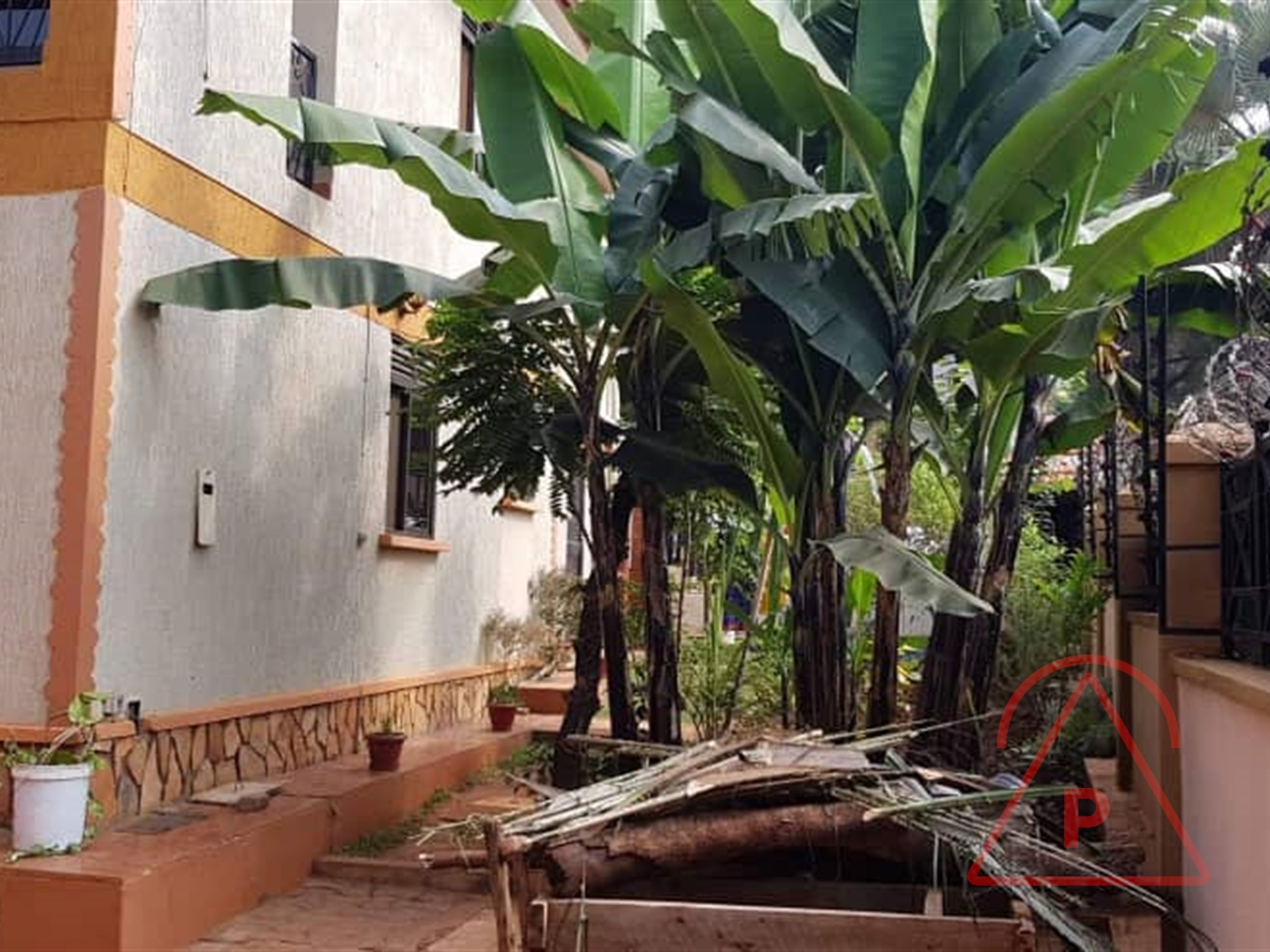 Mansion for sale in Bugoloobi Kampala