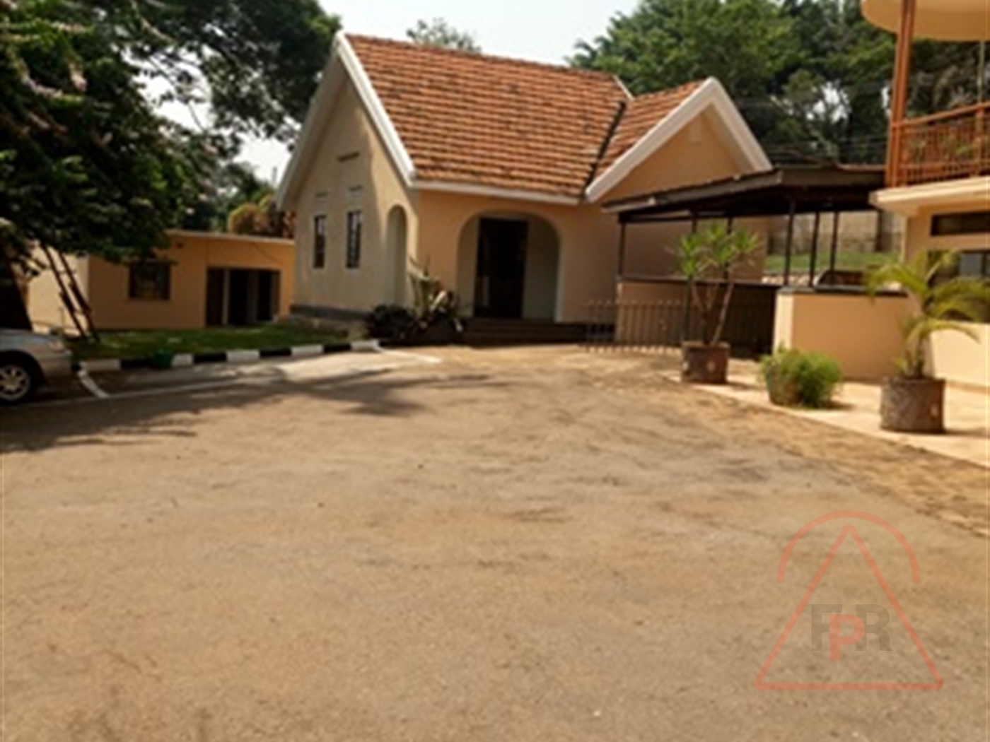 Town House for rent in Kololo Kampala