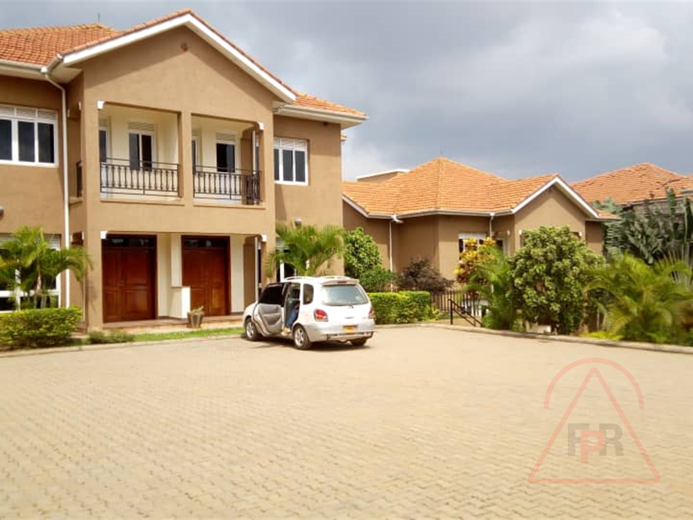 Mansion for rent in Muyenga Kampala